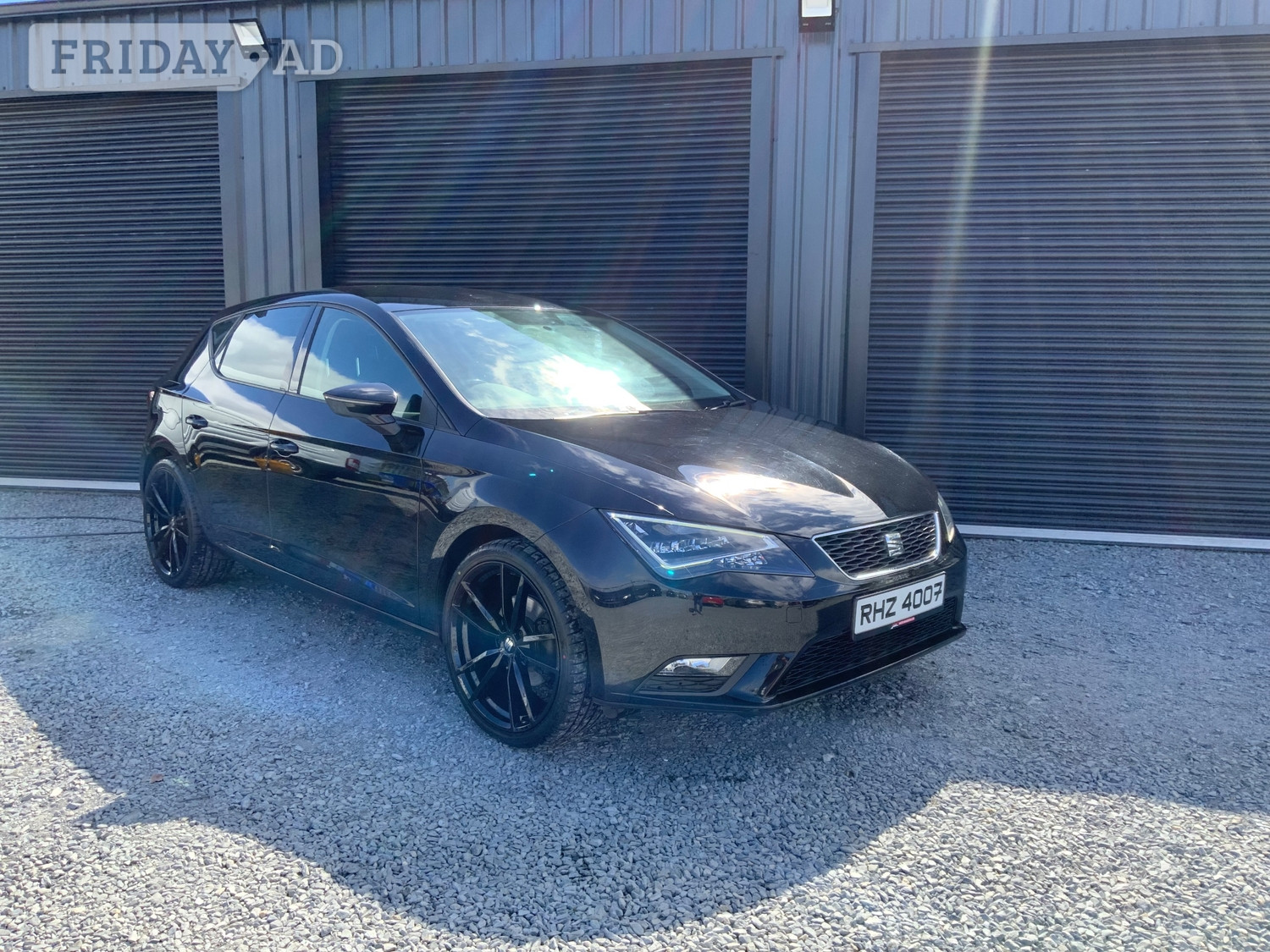 [ berth ]SEAT Leon