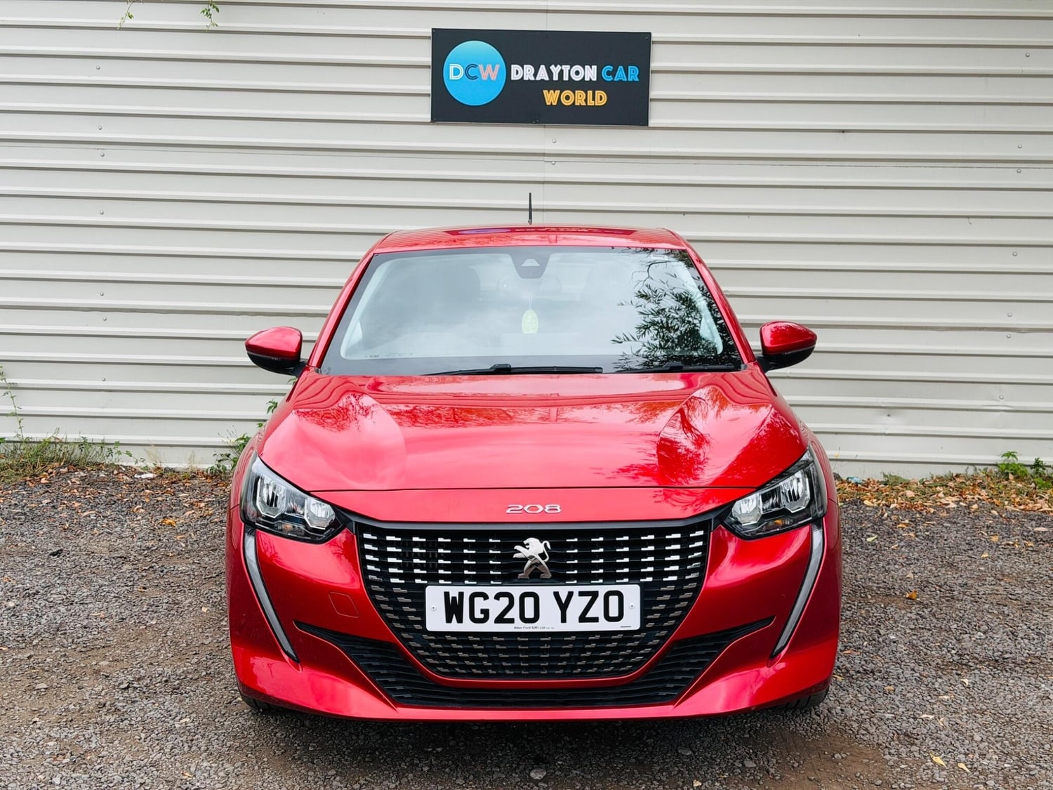 [ berth ]Peugeot 208