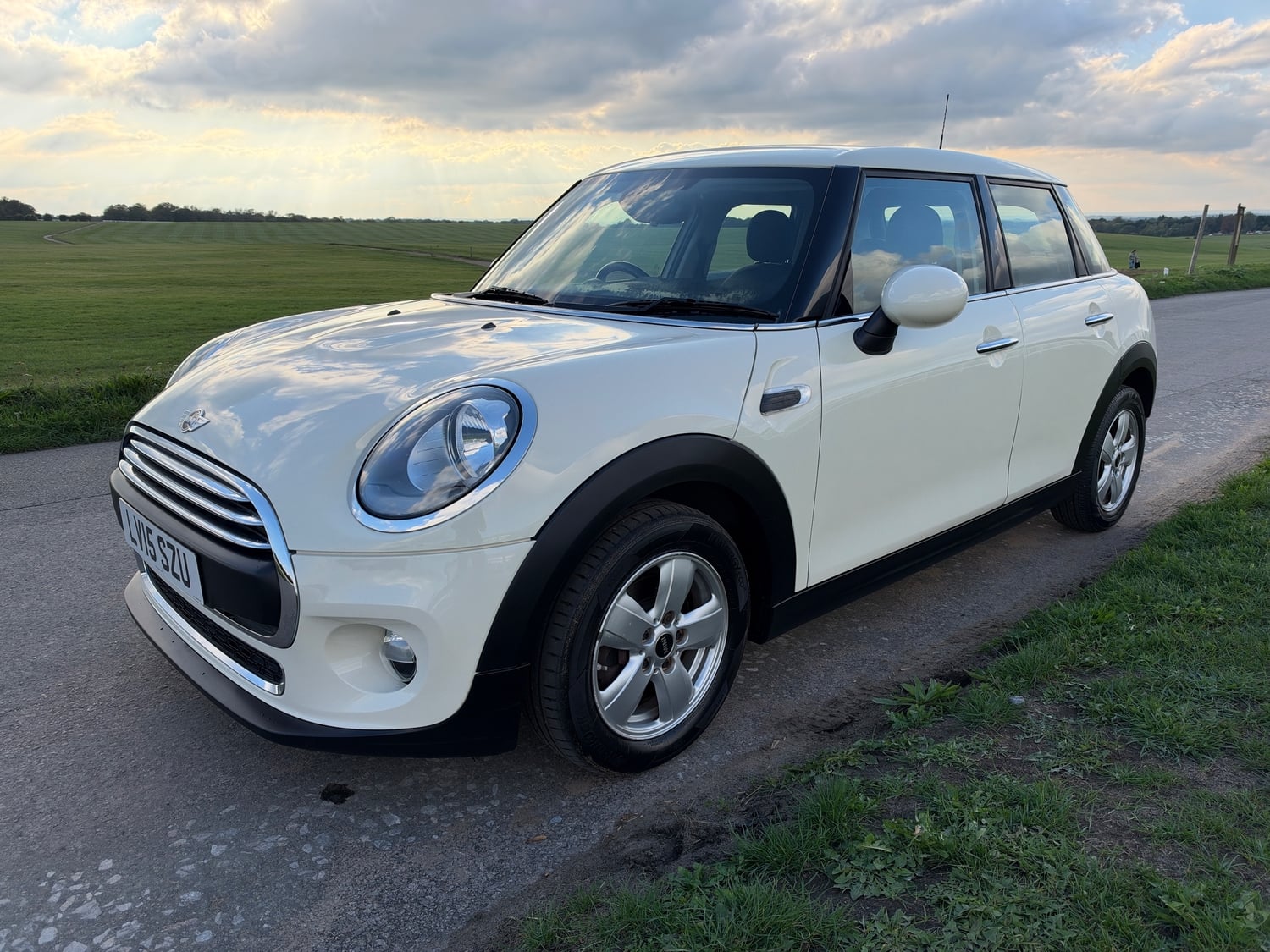 Mini Hatch 2015 - Cars in Epsom