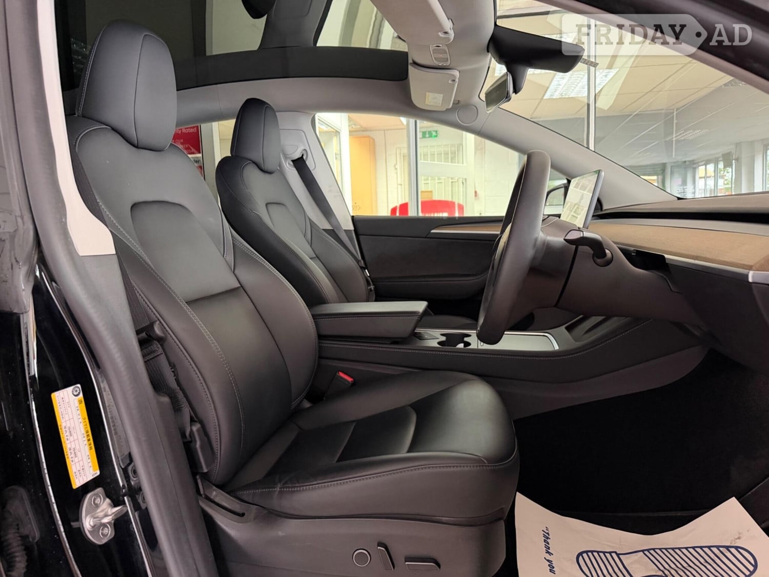 Tesla Model Y 2022 - Cars in Sandhurst
