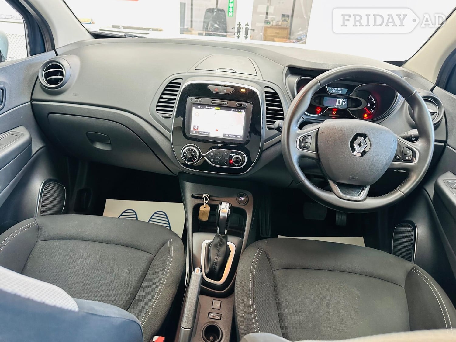 [ berth ]Renault Captur