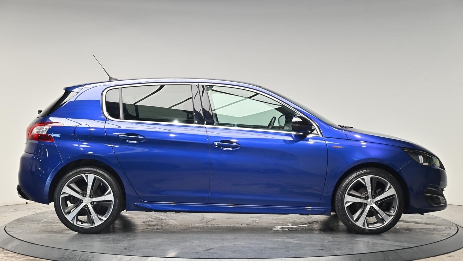Peugeot 308 2016 - Cars in Cullompton