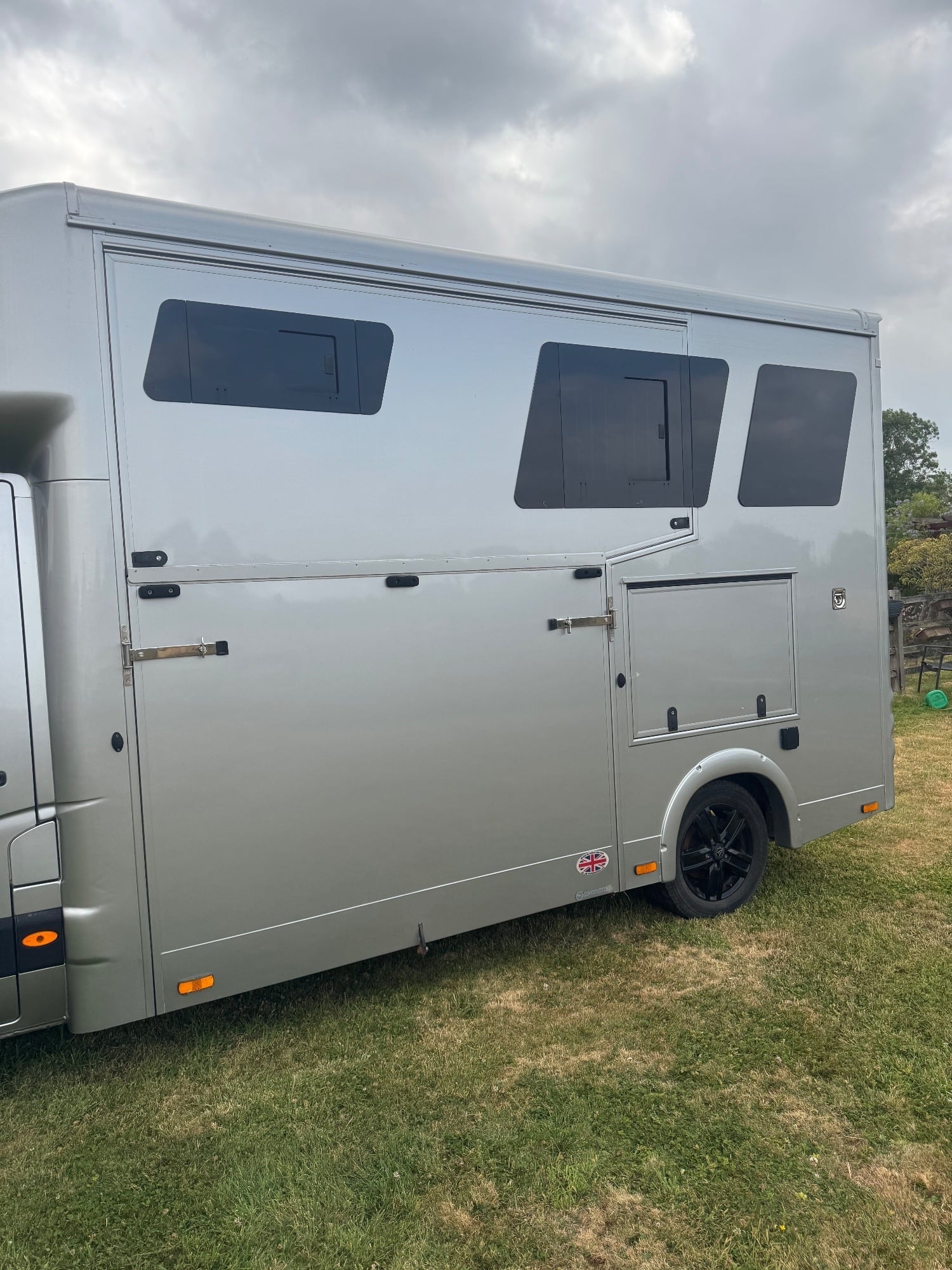 [ berth ]JM Horseboxes 