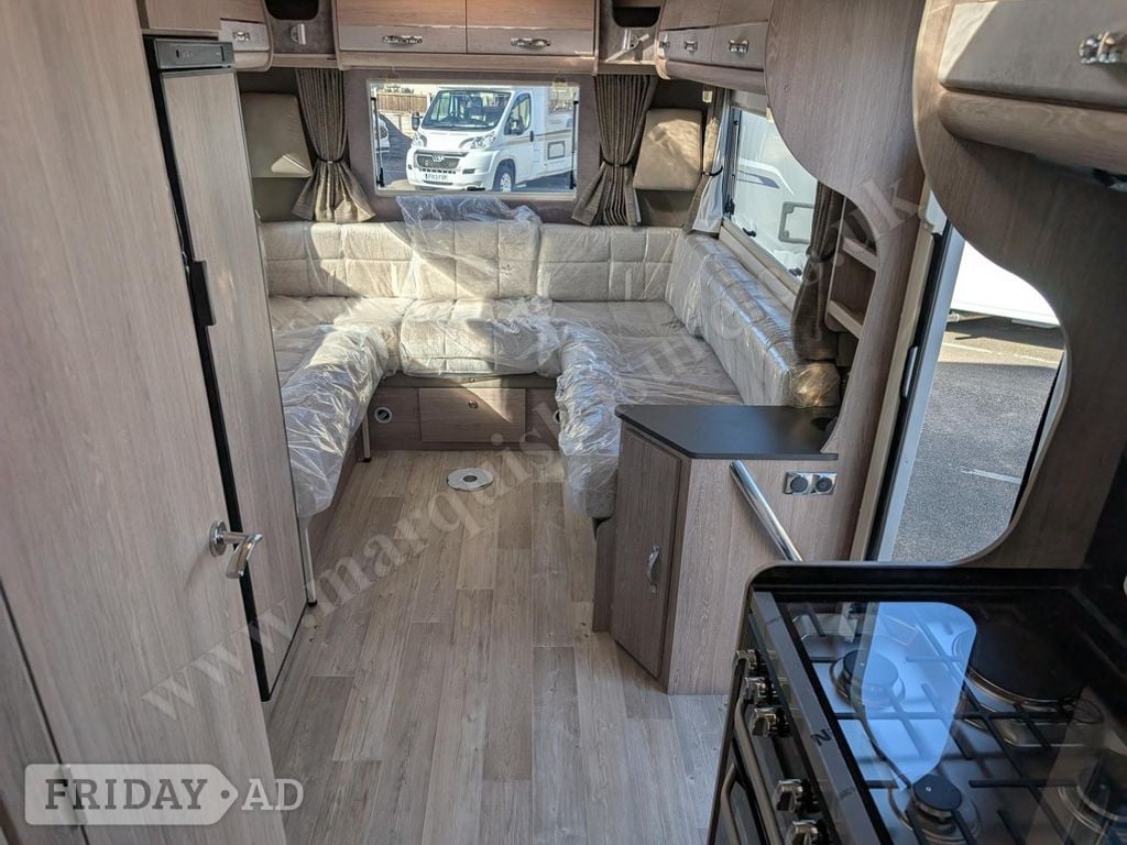 [2 berth ]Auto-Sleepers Broadway EL