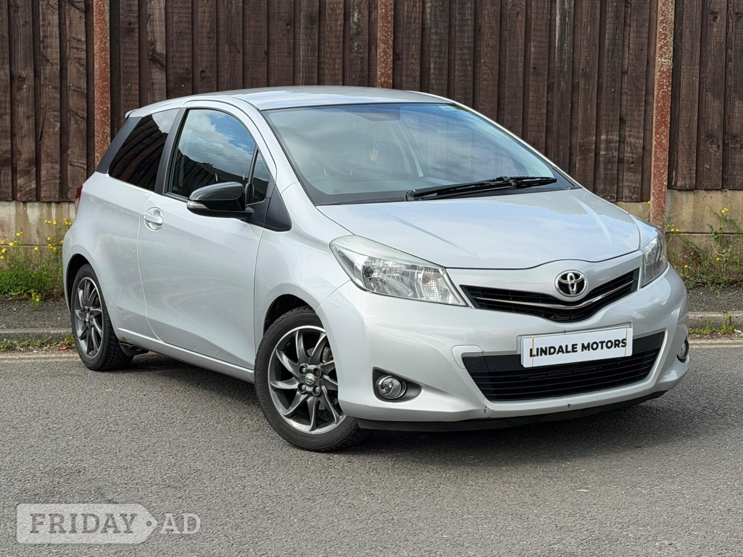 Toyota Yaris 2012 in Oldham