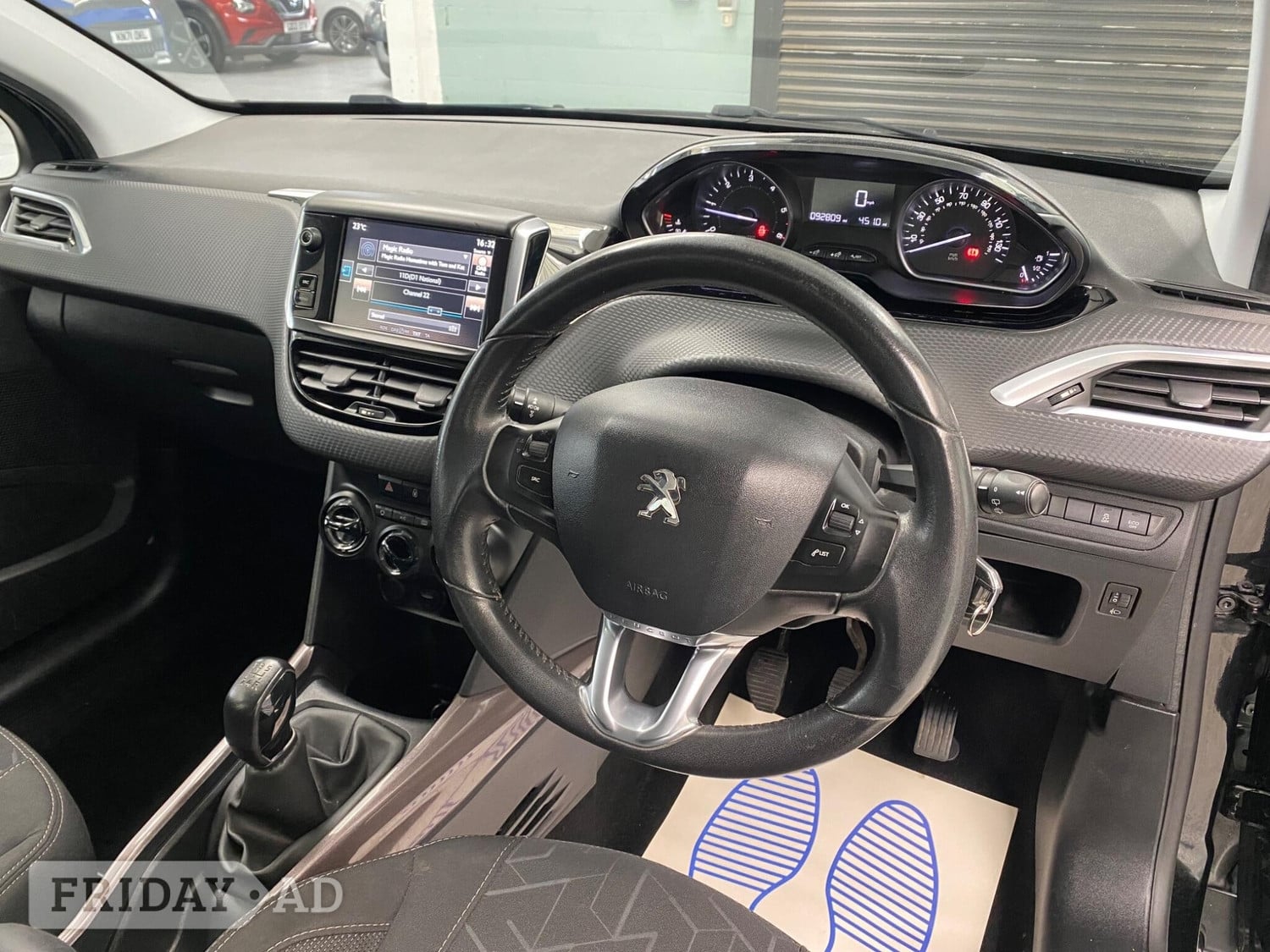 [ berth ]Peugeot 2008