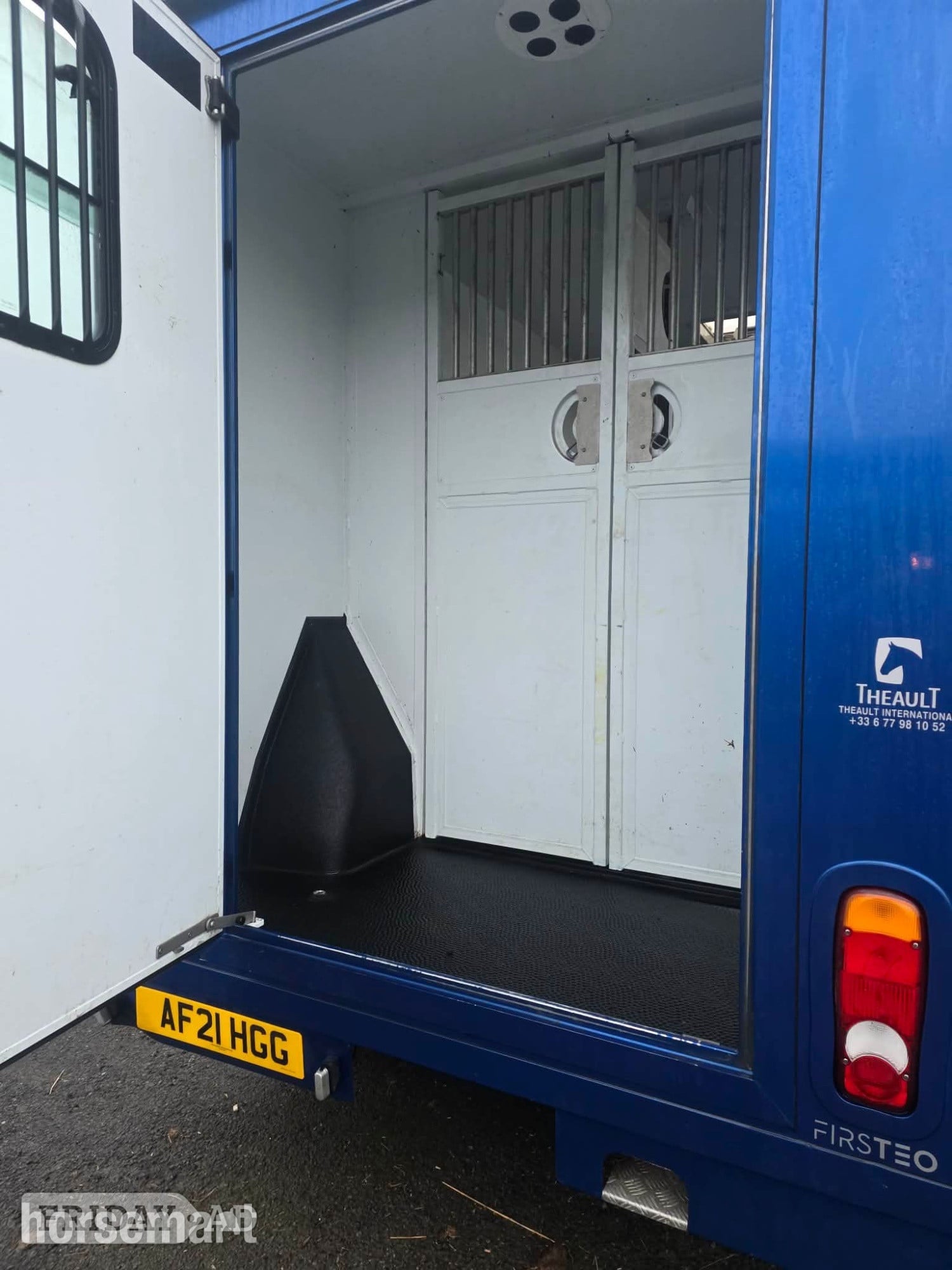 Theault Firsteo Peugeot Horsebox - Trailers & Horseboxes