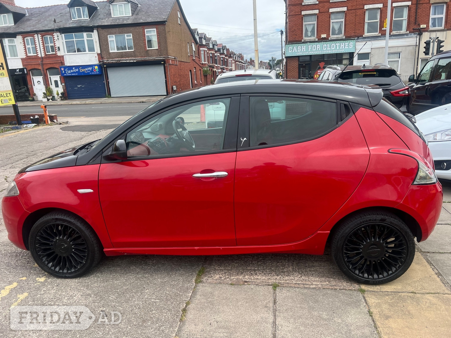 Chrysler Ypsilon 2013 - Cars in Wallasey