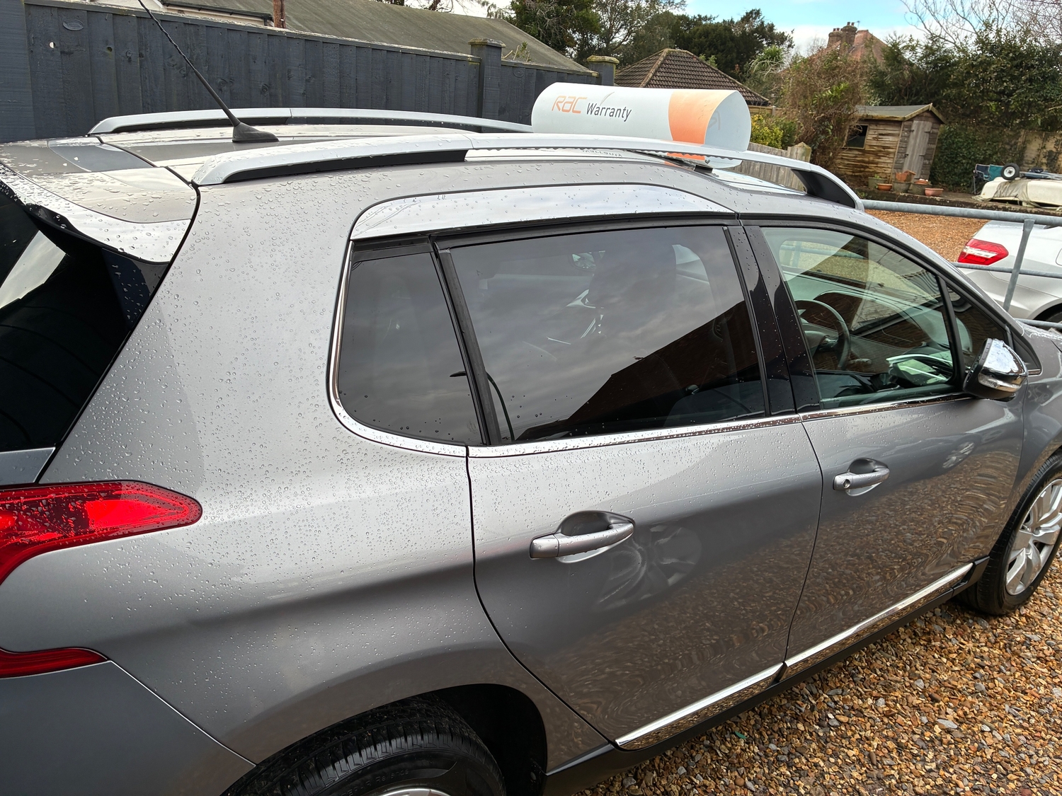 [ berth ]Peugeot 2008