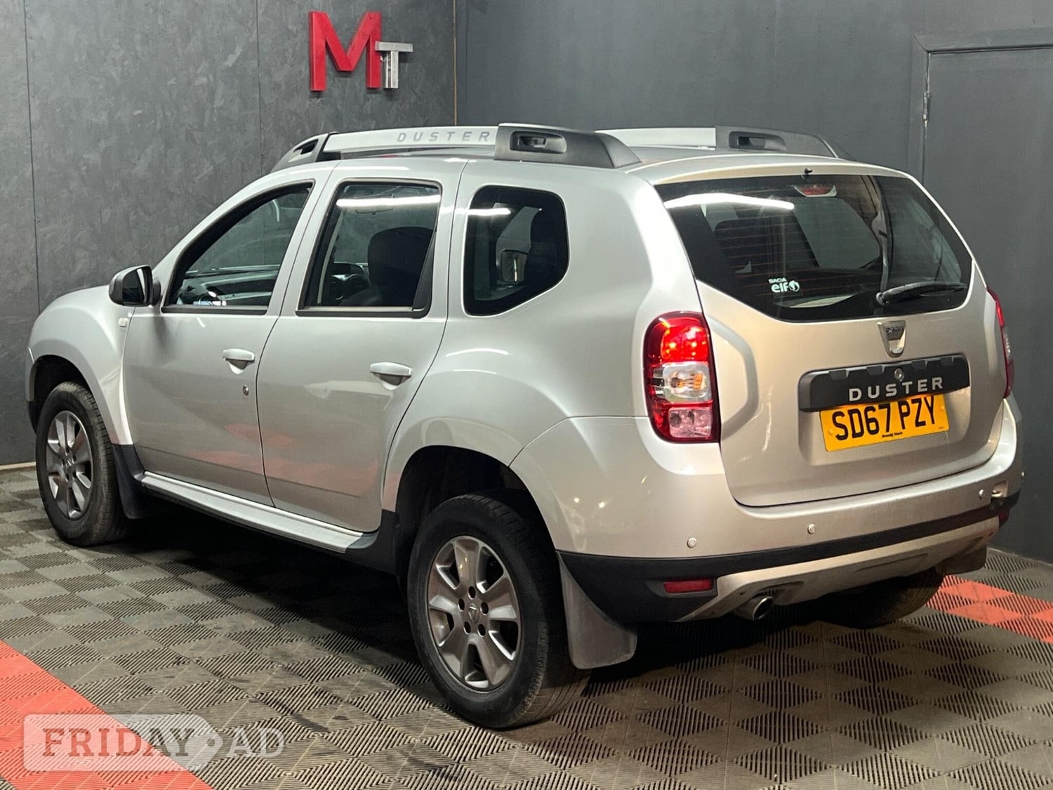 [ berth ]Dacia Duster