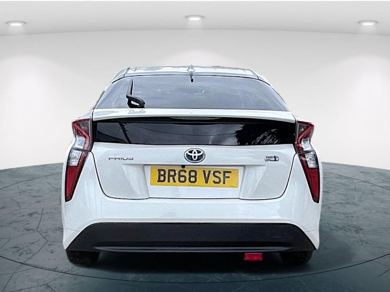 Toyota Prius 2018 - Cars in Walsall