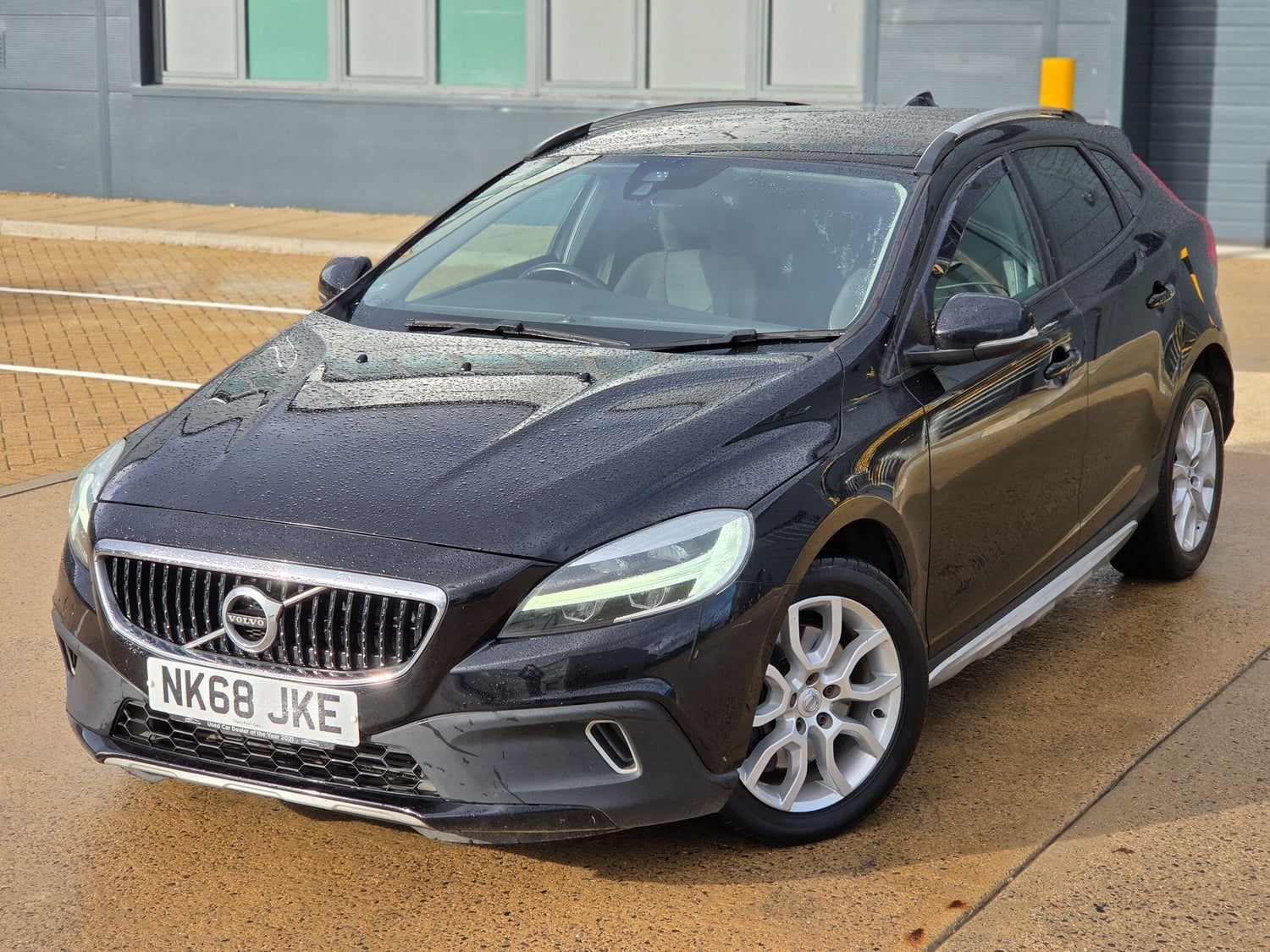 Volvo V40 Cross Country Slough