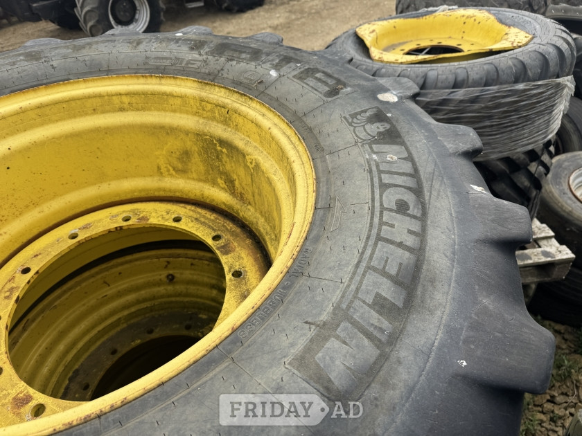 John Deere  () Tractor - Farm & Agricultural Vehicles