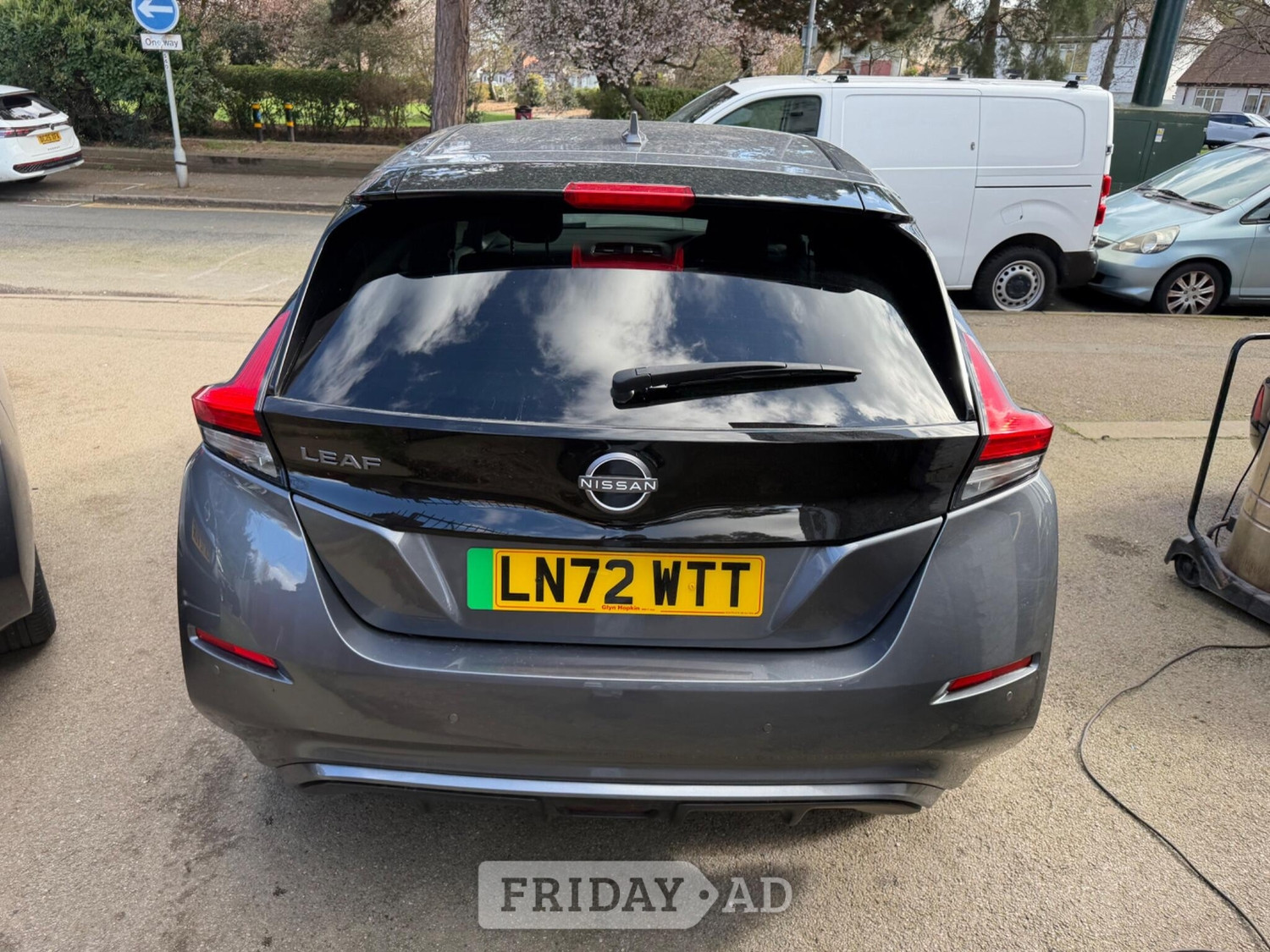 Nissan LEAF 2022 - Cars