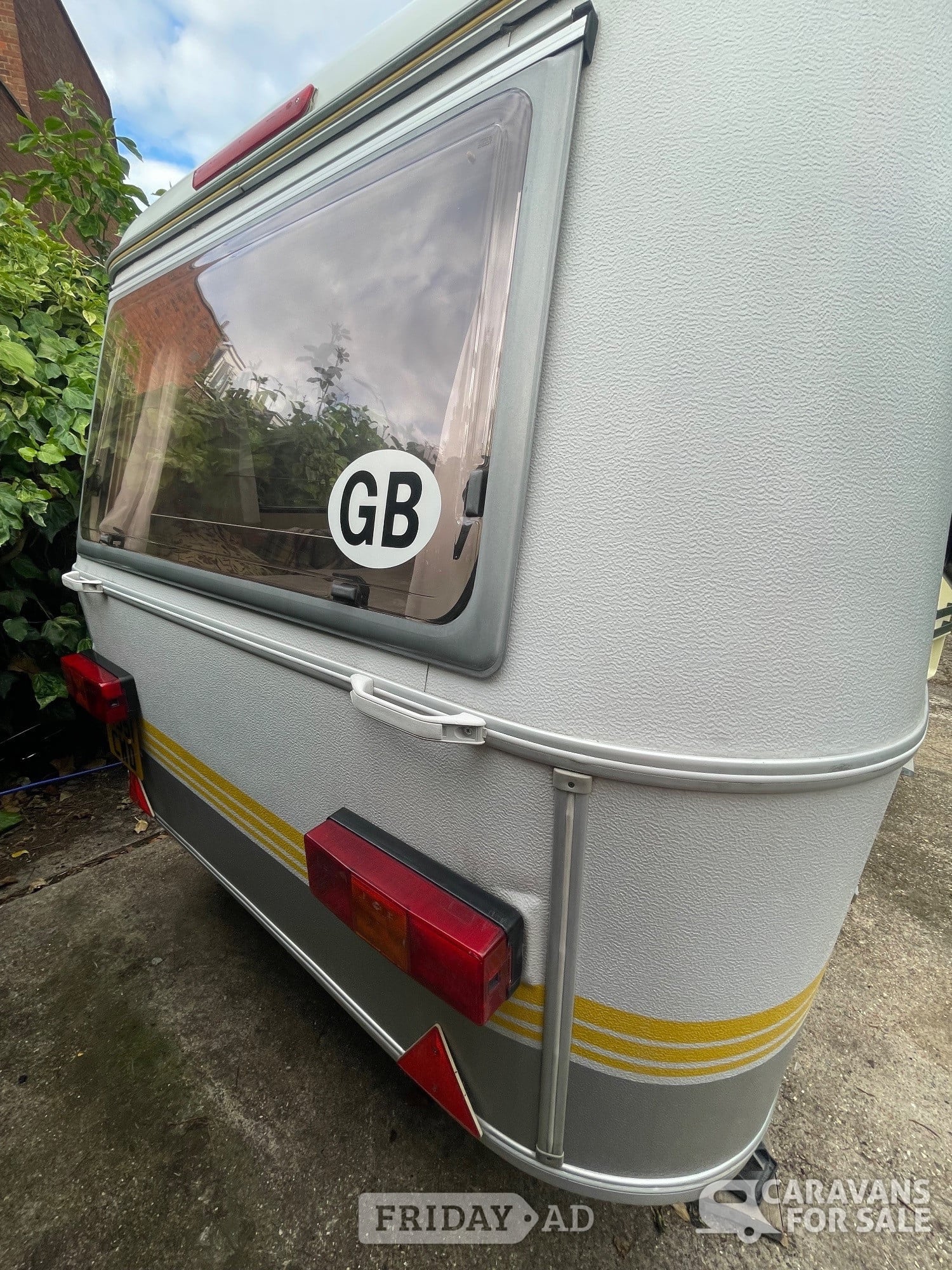 [ berth ]Eriba Touring Triton 430 GT