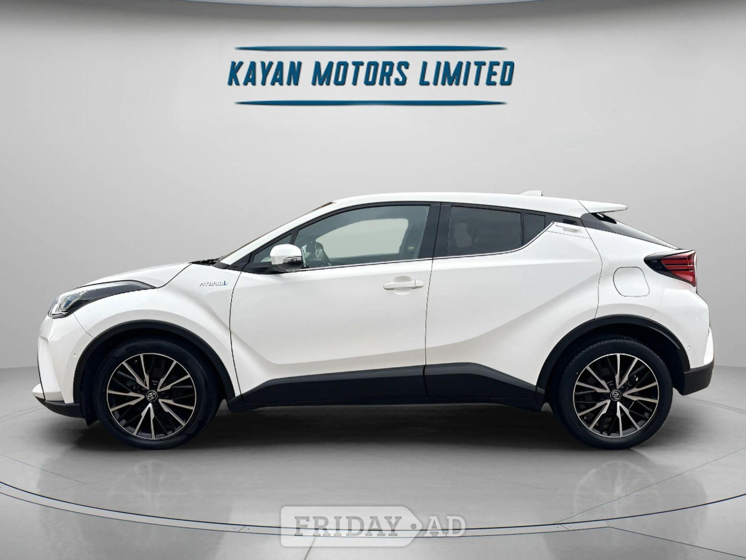 Toyota C-HR 2020 - Cars in Kensington