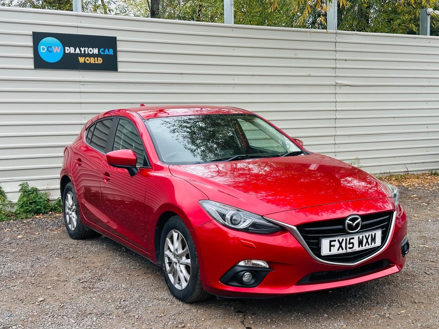 Mazda 3 2015 - Cars in Hillingdon
