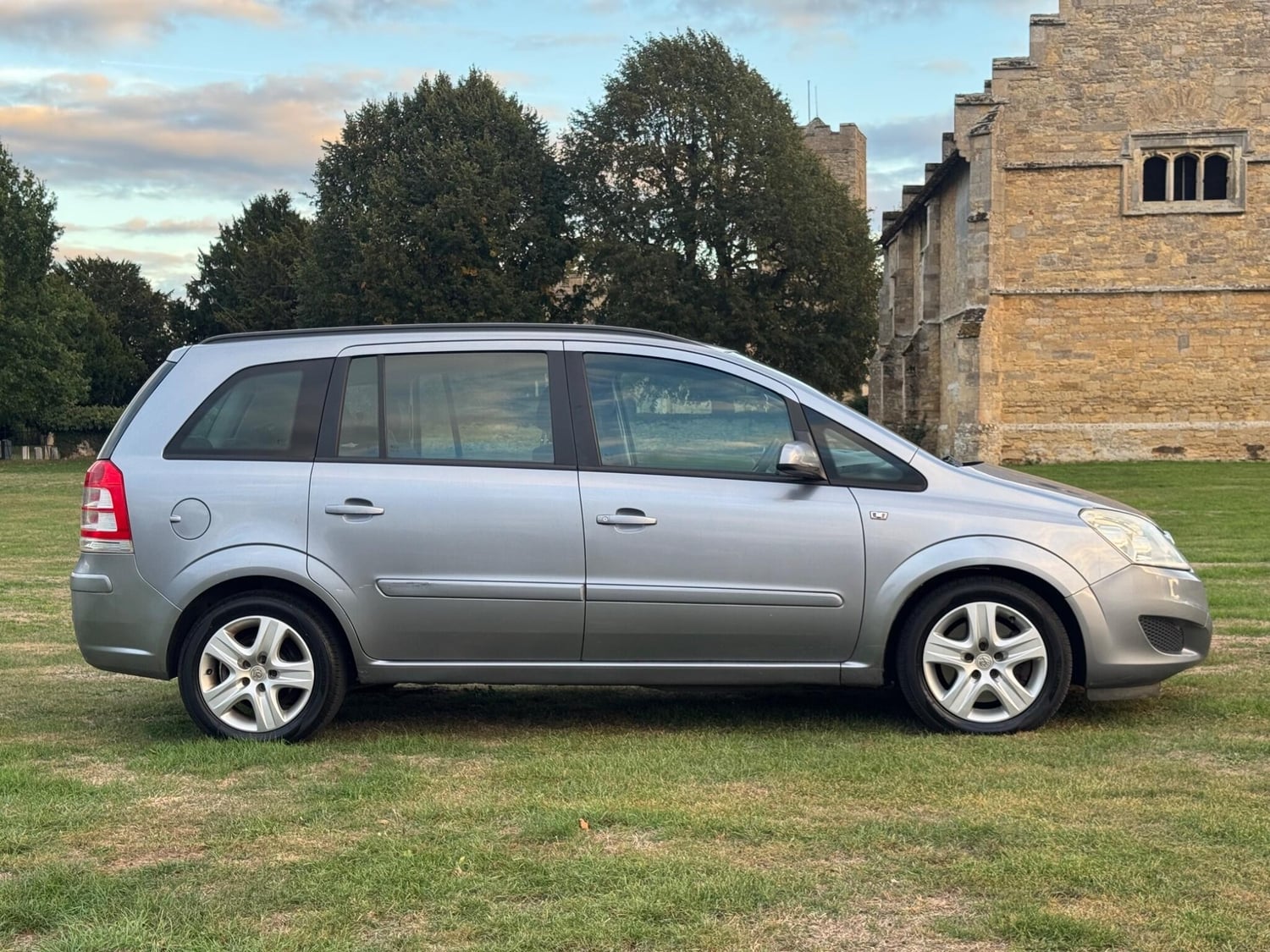 [ berth ]Vauxhall Zafira