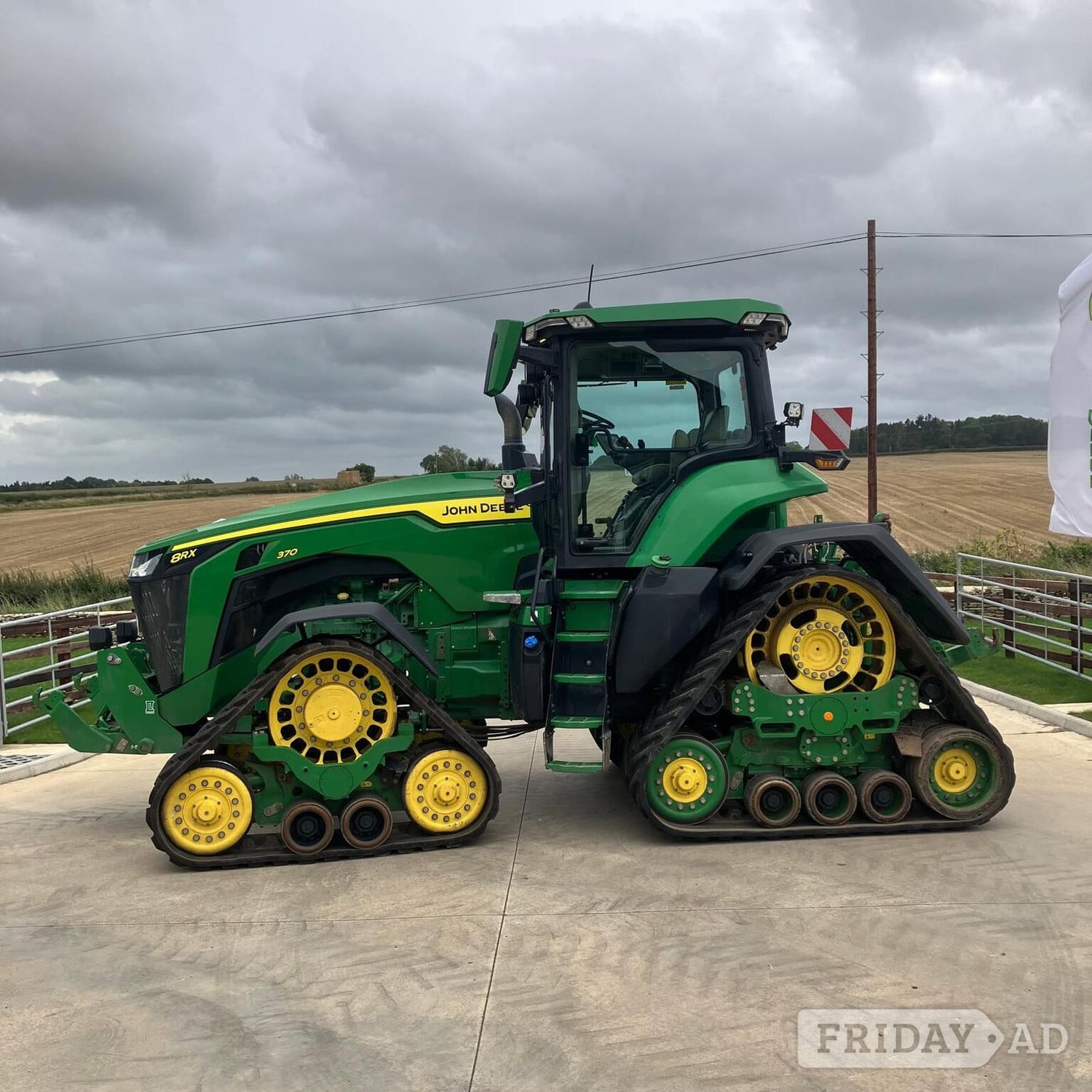 [ berth ]John Deere 8RX 370