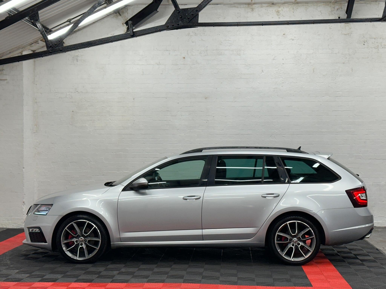 [ berth ]Skoda Octavia