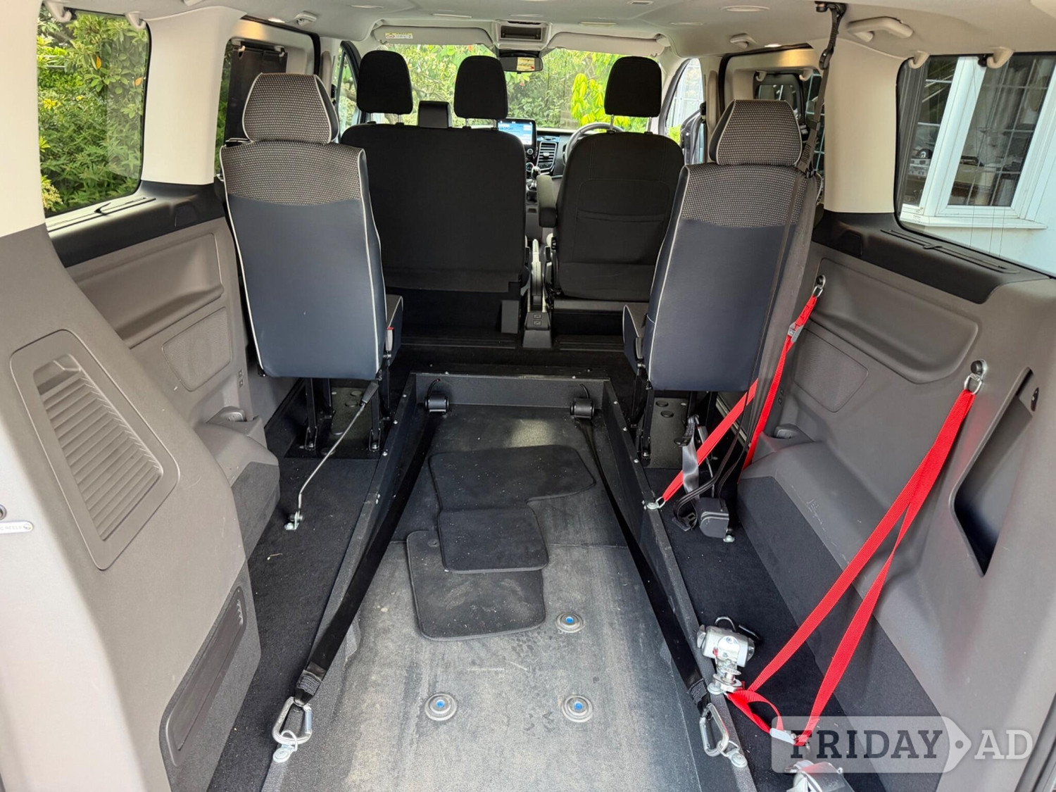 [ berth ]Ford Tourneo Custom