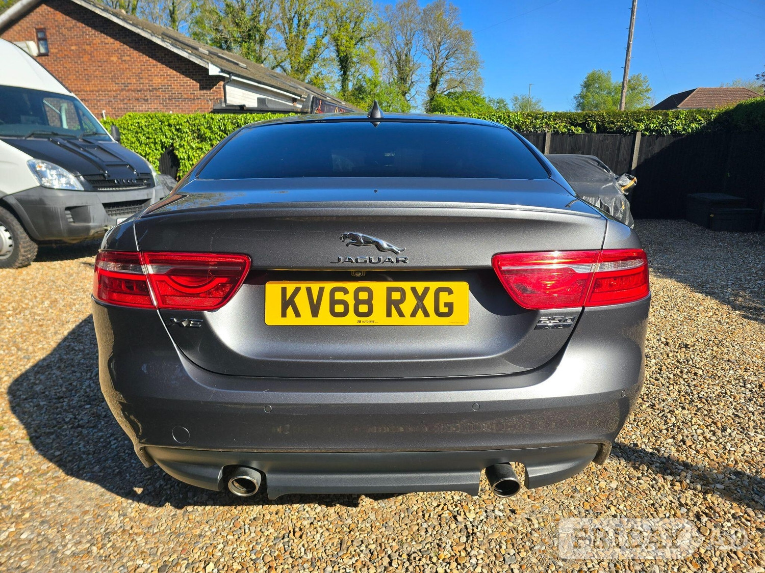 Jaguar XE 2018 - Cars