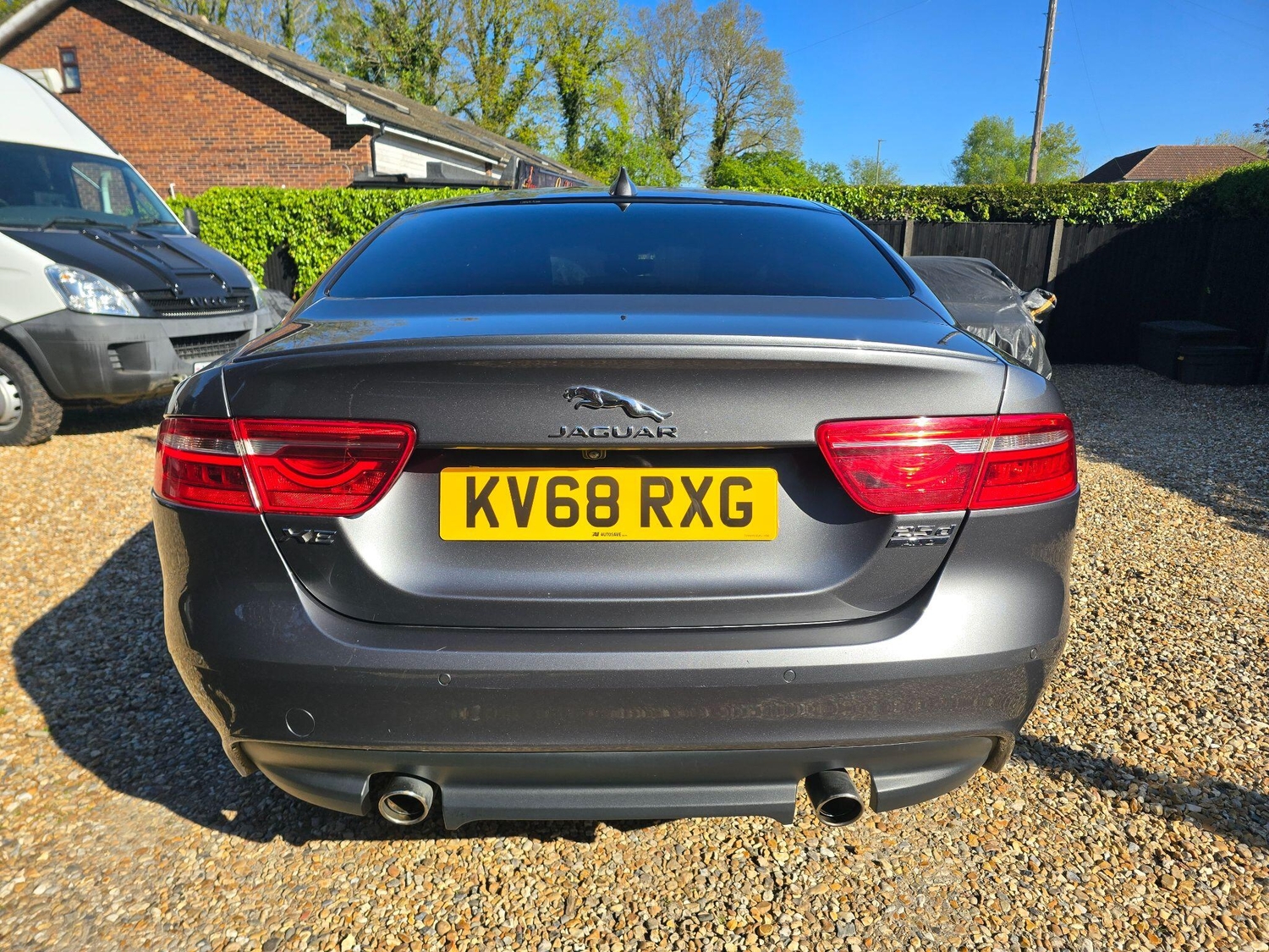 Jaguar XE 2018 - Cars