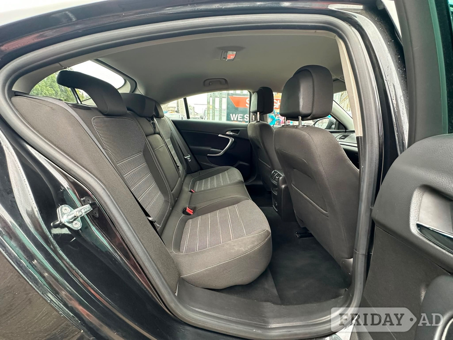 Vauxhall Insignia 2010 - Cars