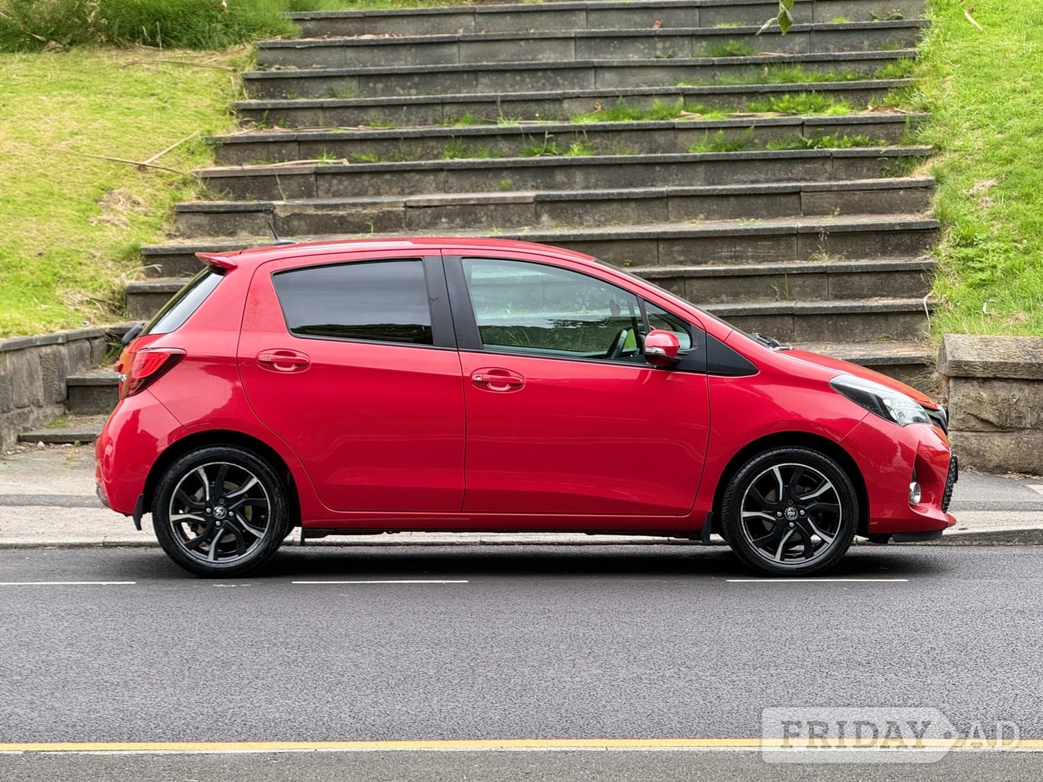Toyota Yaris 2015 - Cars