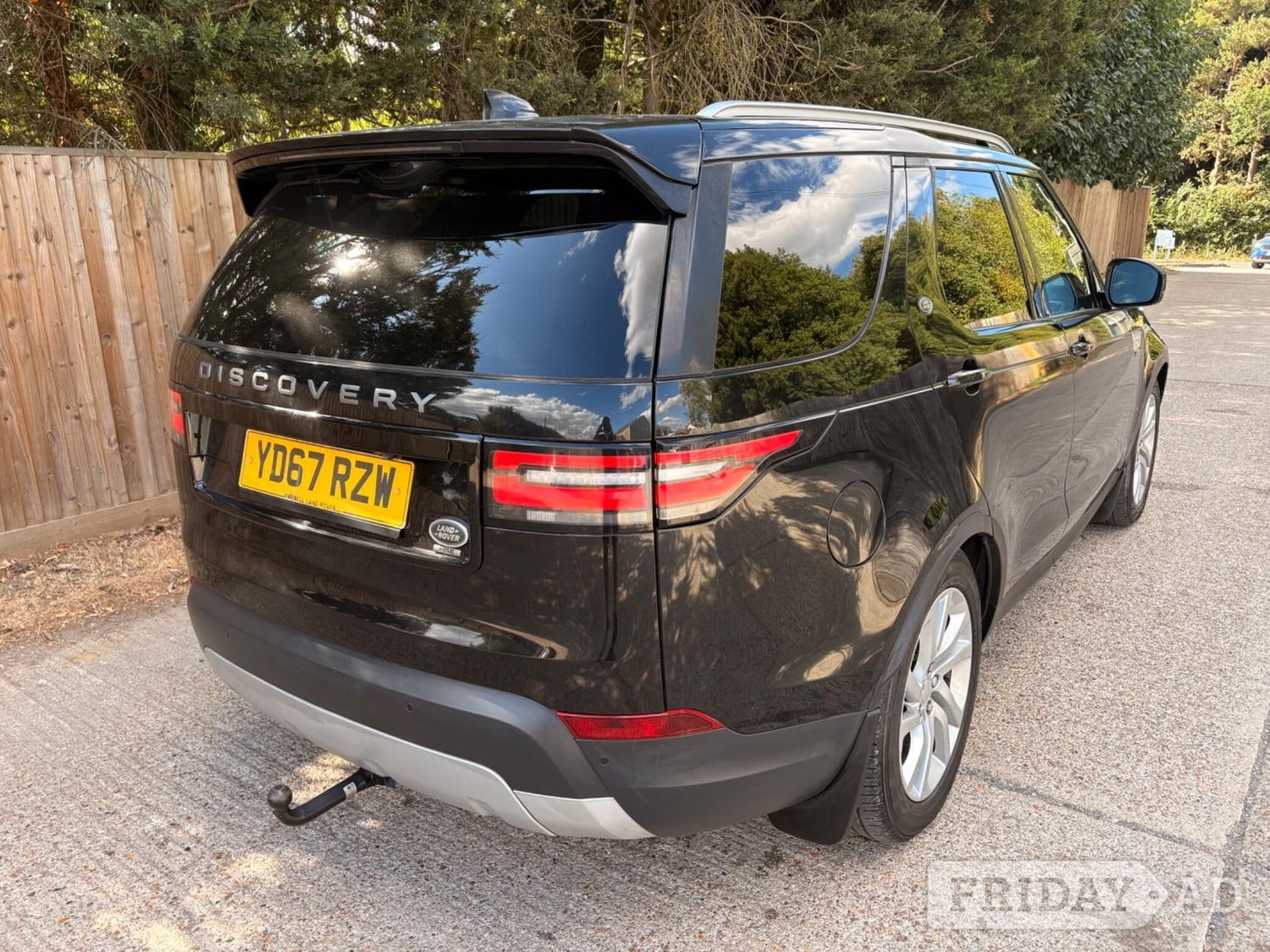 Land Rover Discovery 2017 - Cars in Tonbridge