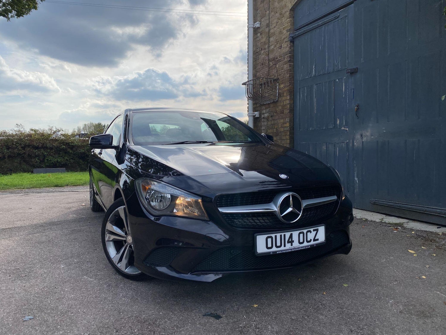 [ berth ]Mercedes-Benz CLA Class