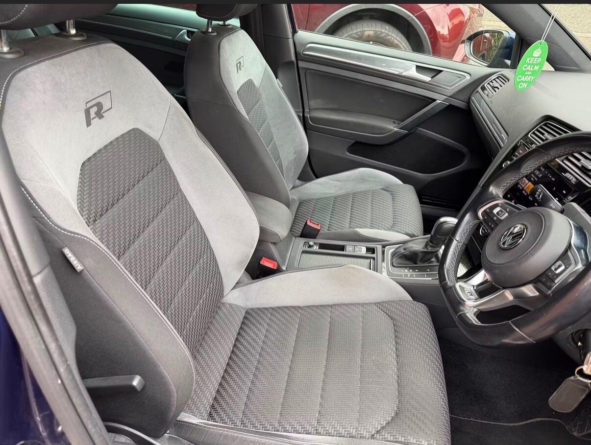 Volkswagen Golf 2020 - Cars