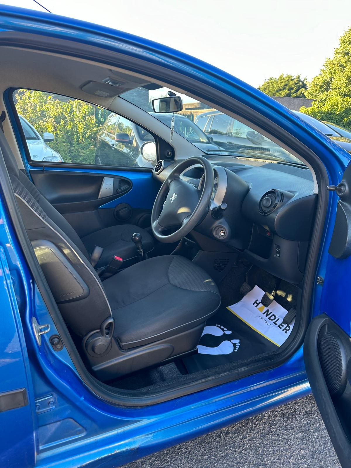 Peugeot 107 2012 - Cars