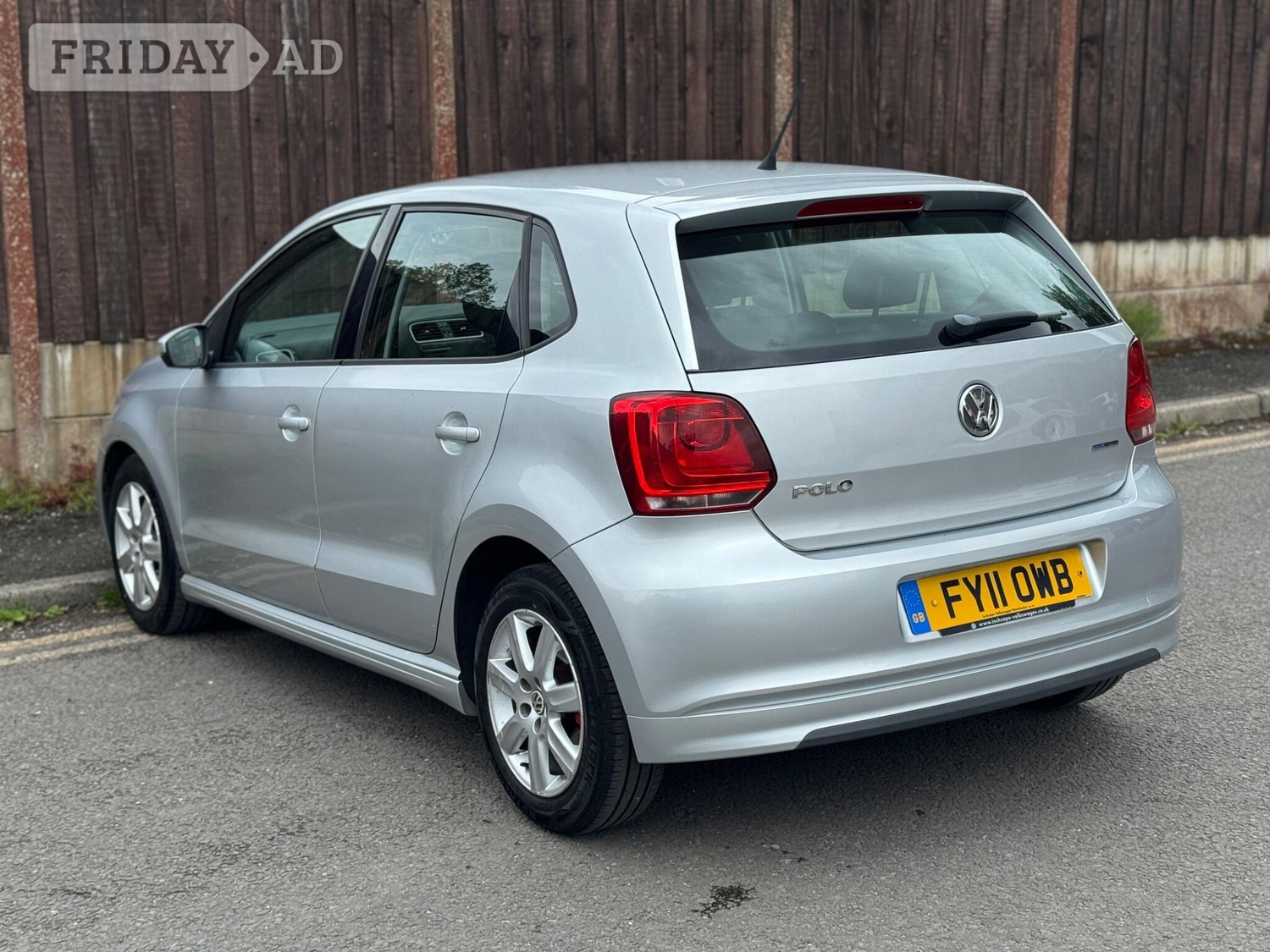 Volkswagen Polo 2011 - Cars