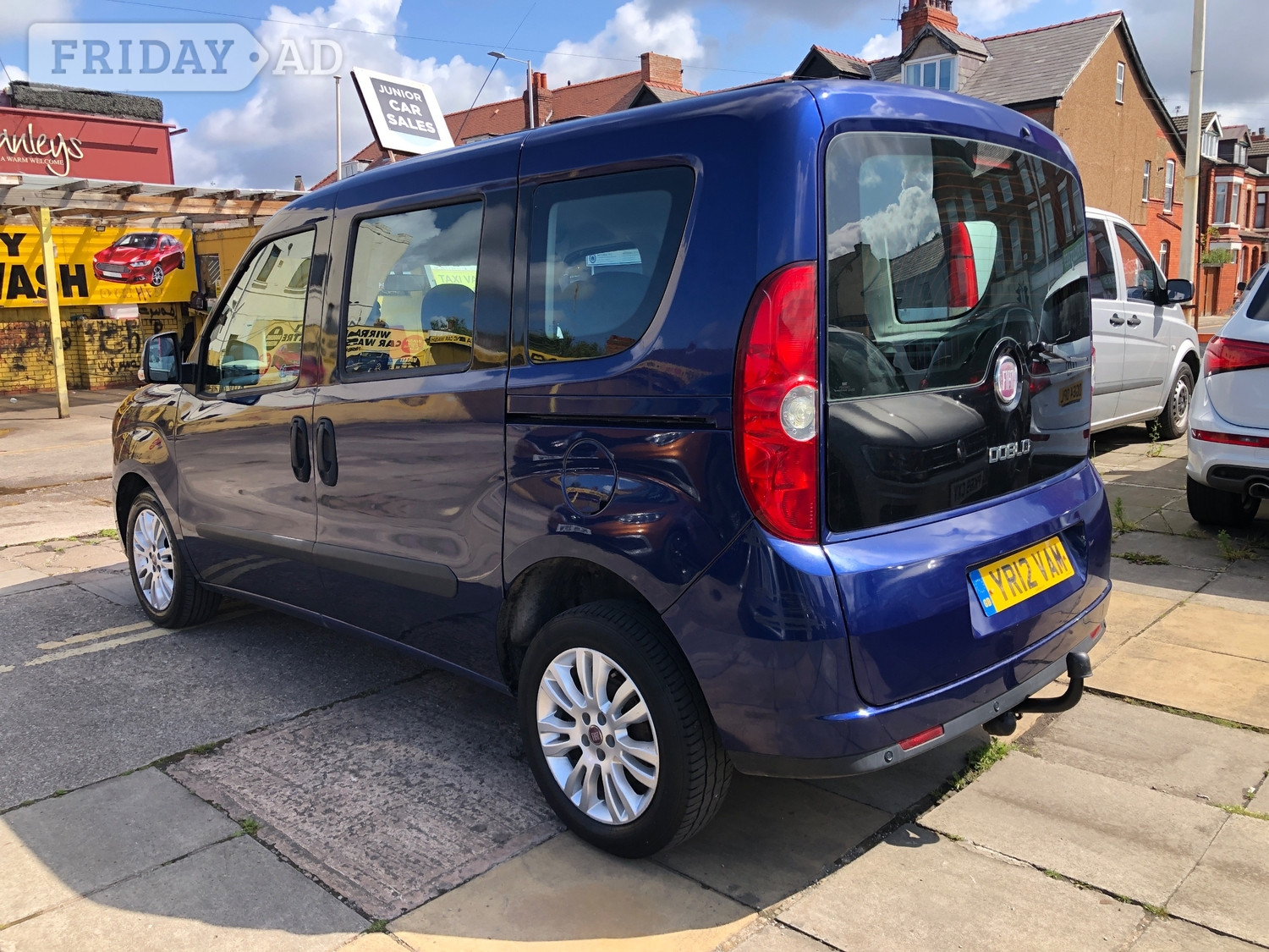 Fiat Doblo 2012 - Cars