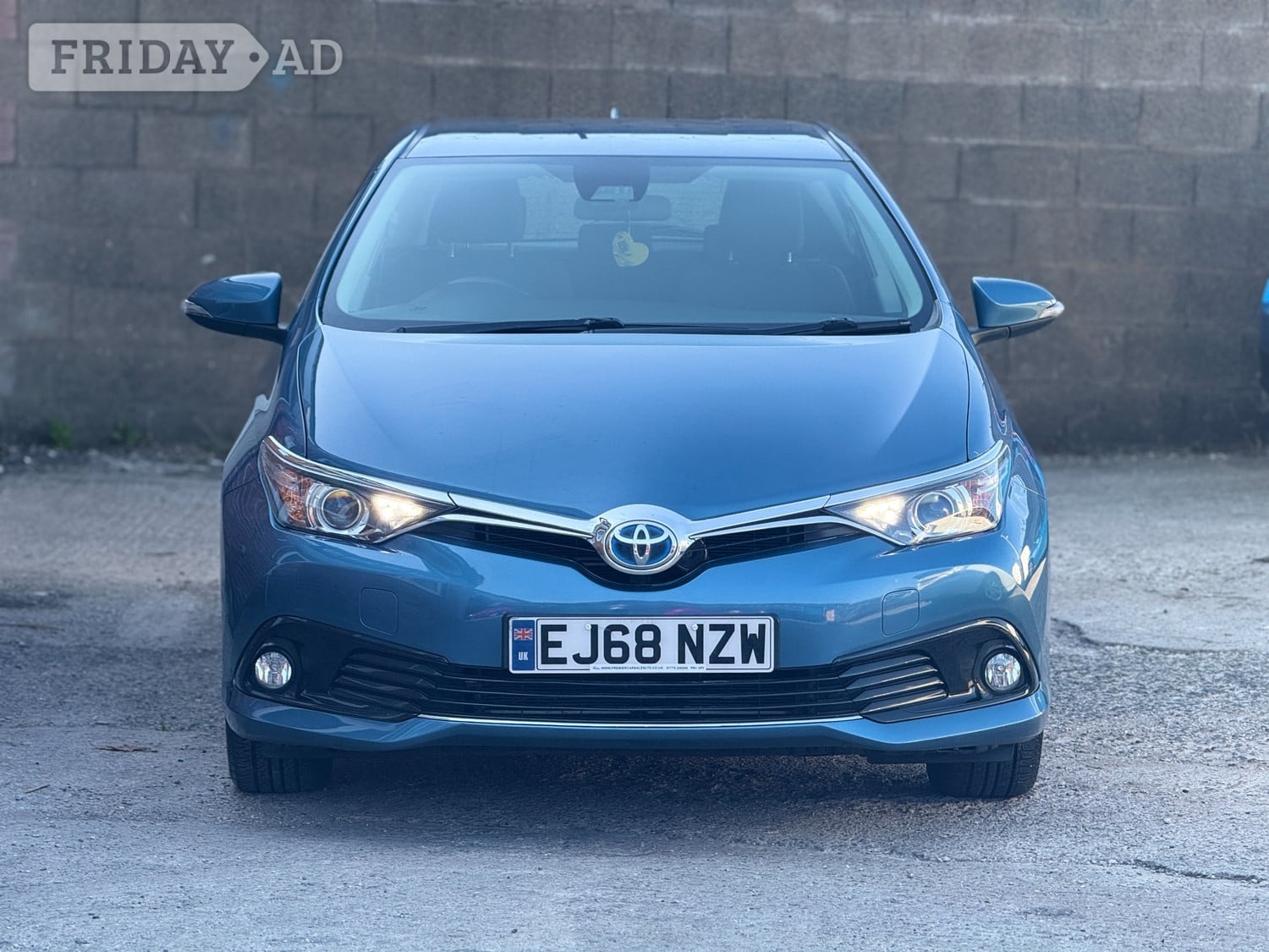 Toyota Auris Preston