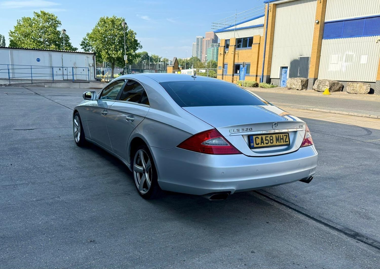 [ berth ]Mercedes-Benz CLS Class