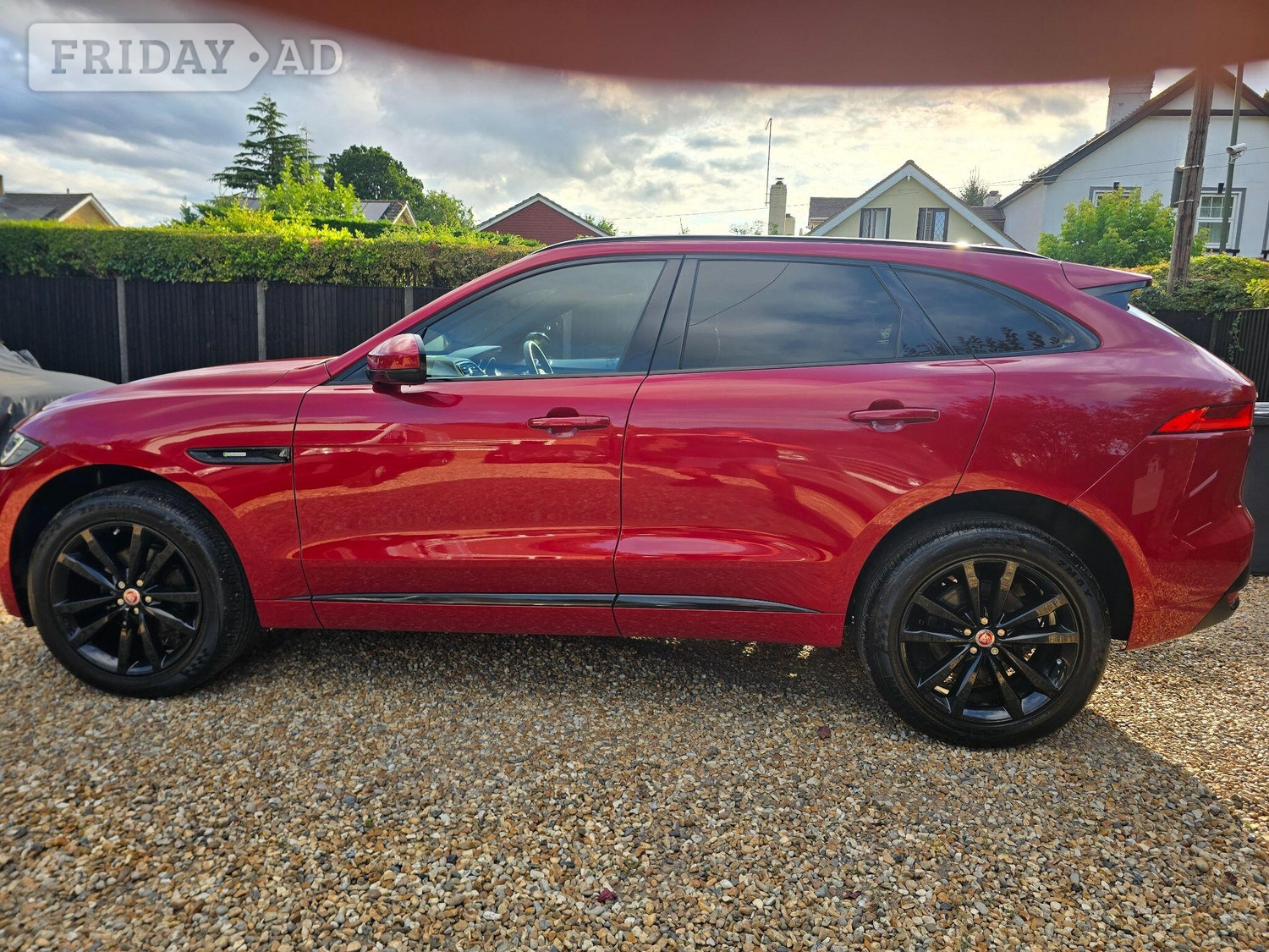 [ berth ]Jaguar F-Pace