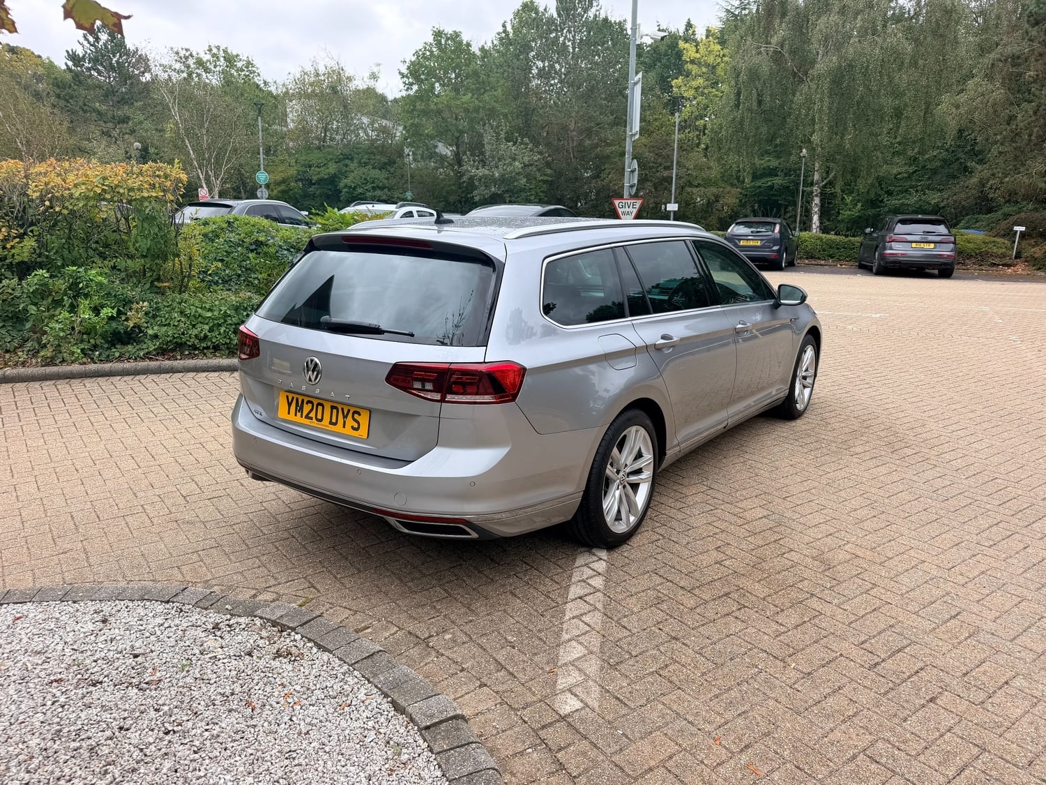 Volkswagen Passat 2020 - Cars