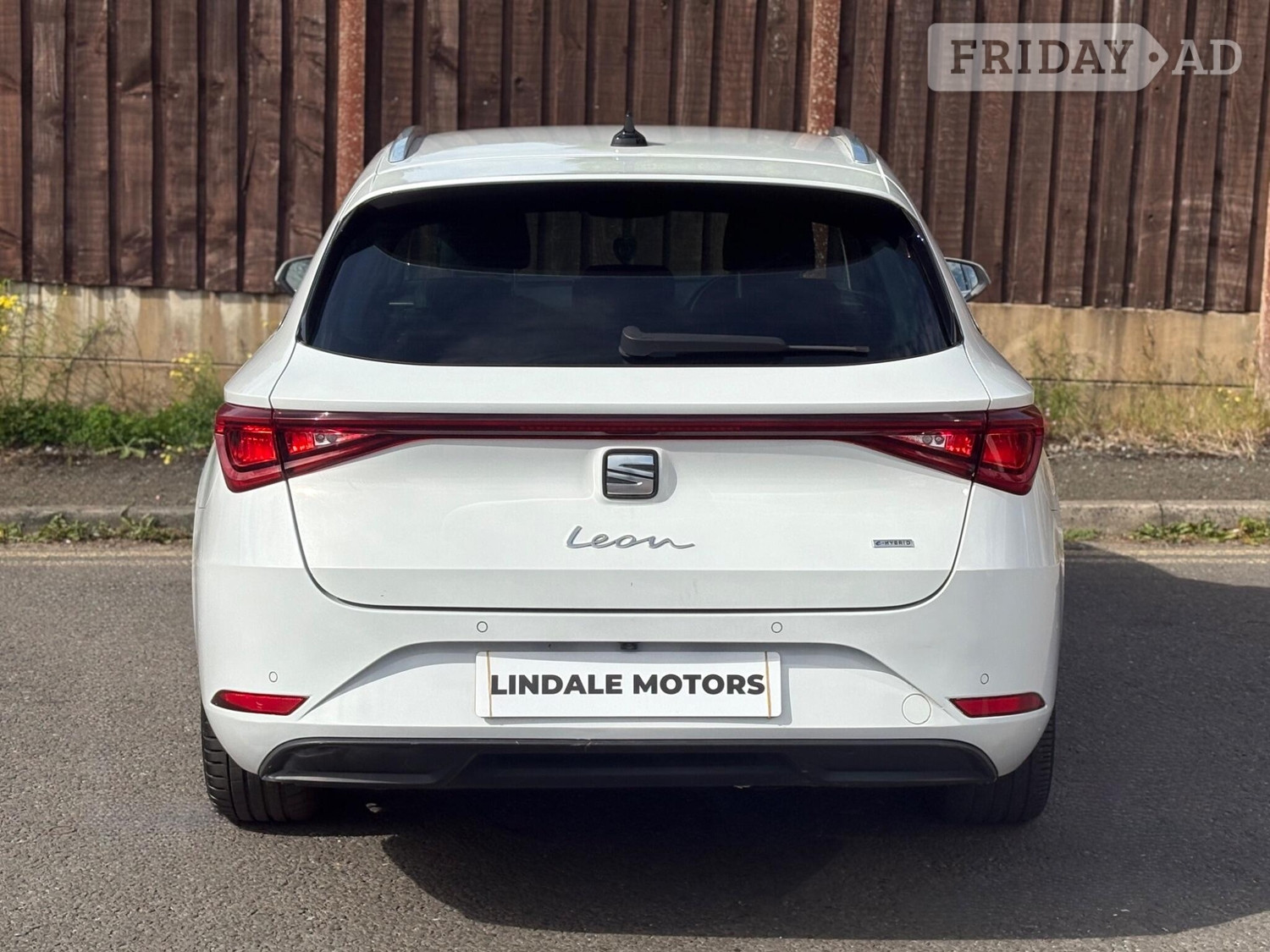 [ berth ]SEAT Leon