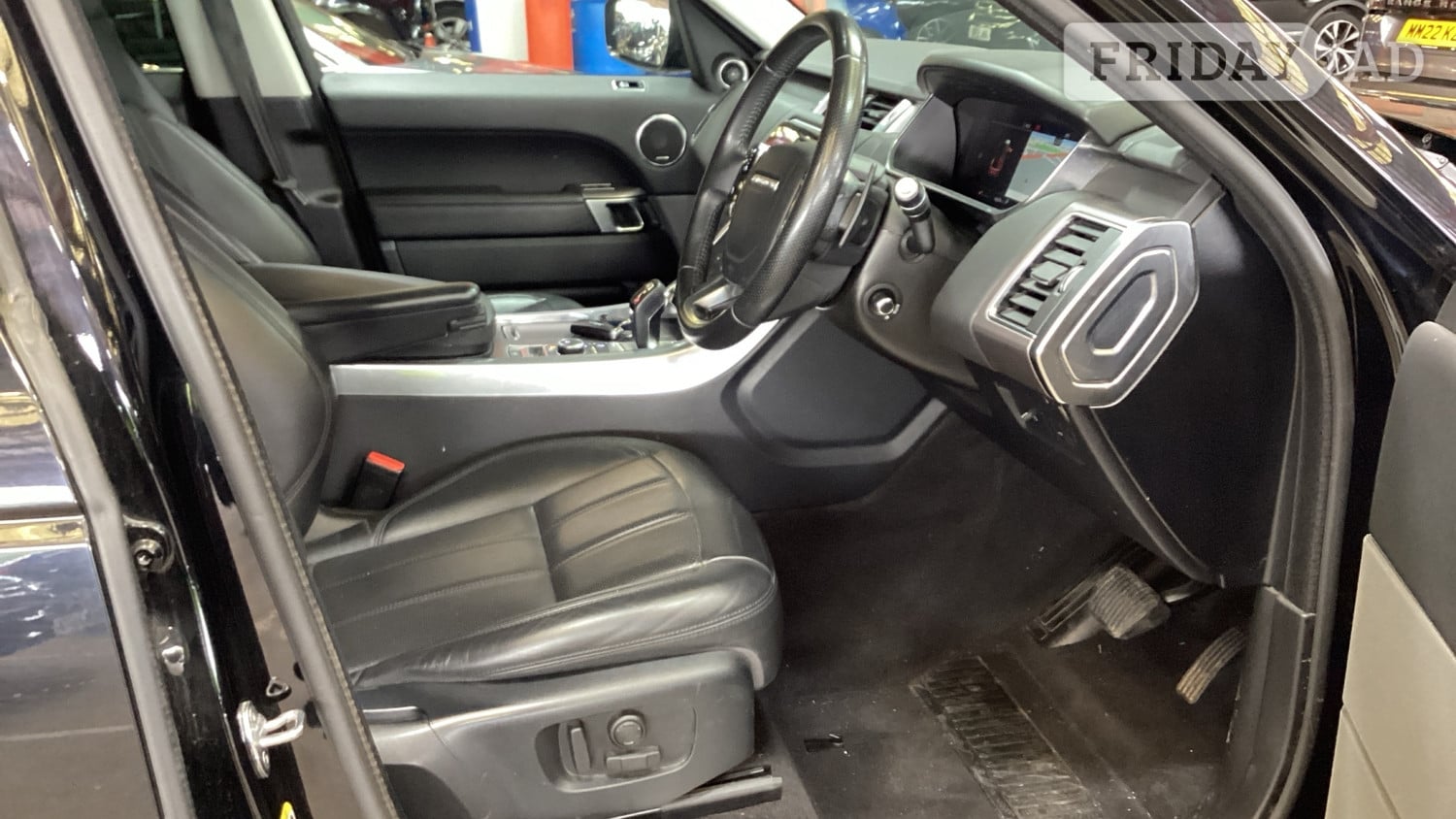 [ berth ]Land Rover Range Rover Sport