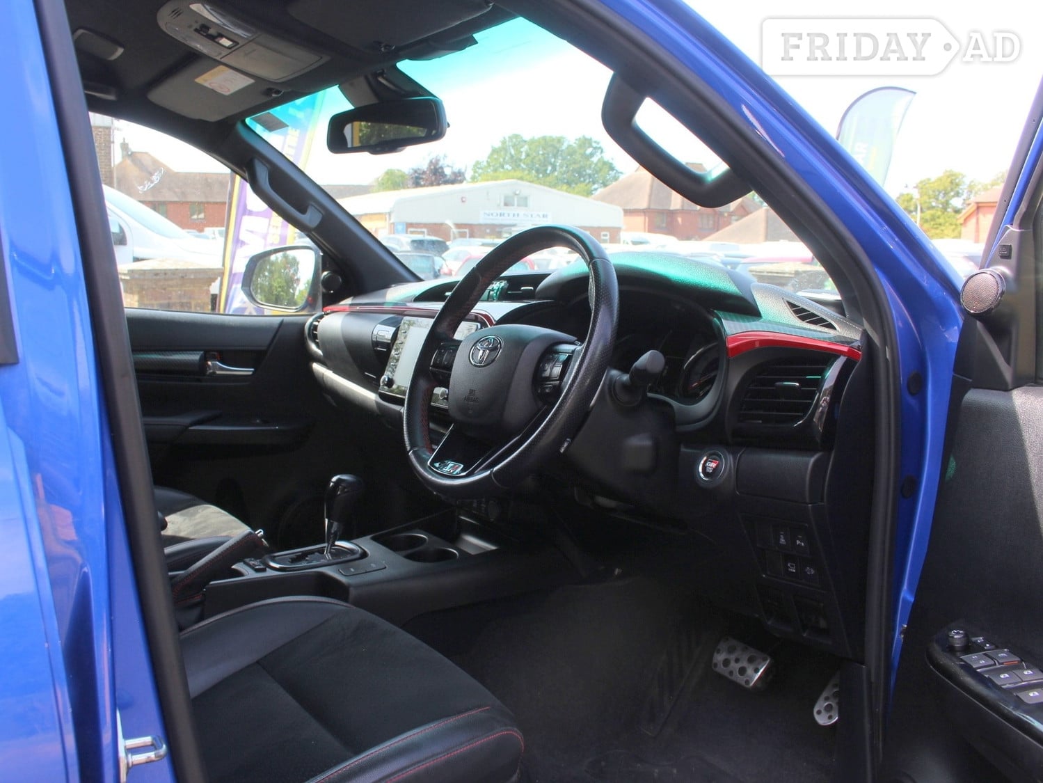 Toyota Hilux 2024 - Vans & Commercial Vehicles