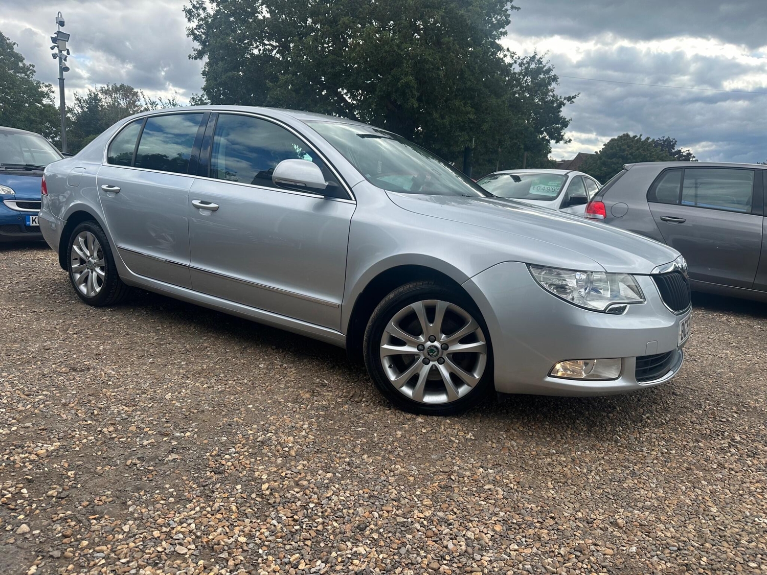 Skoda Superb 2009 - Cars