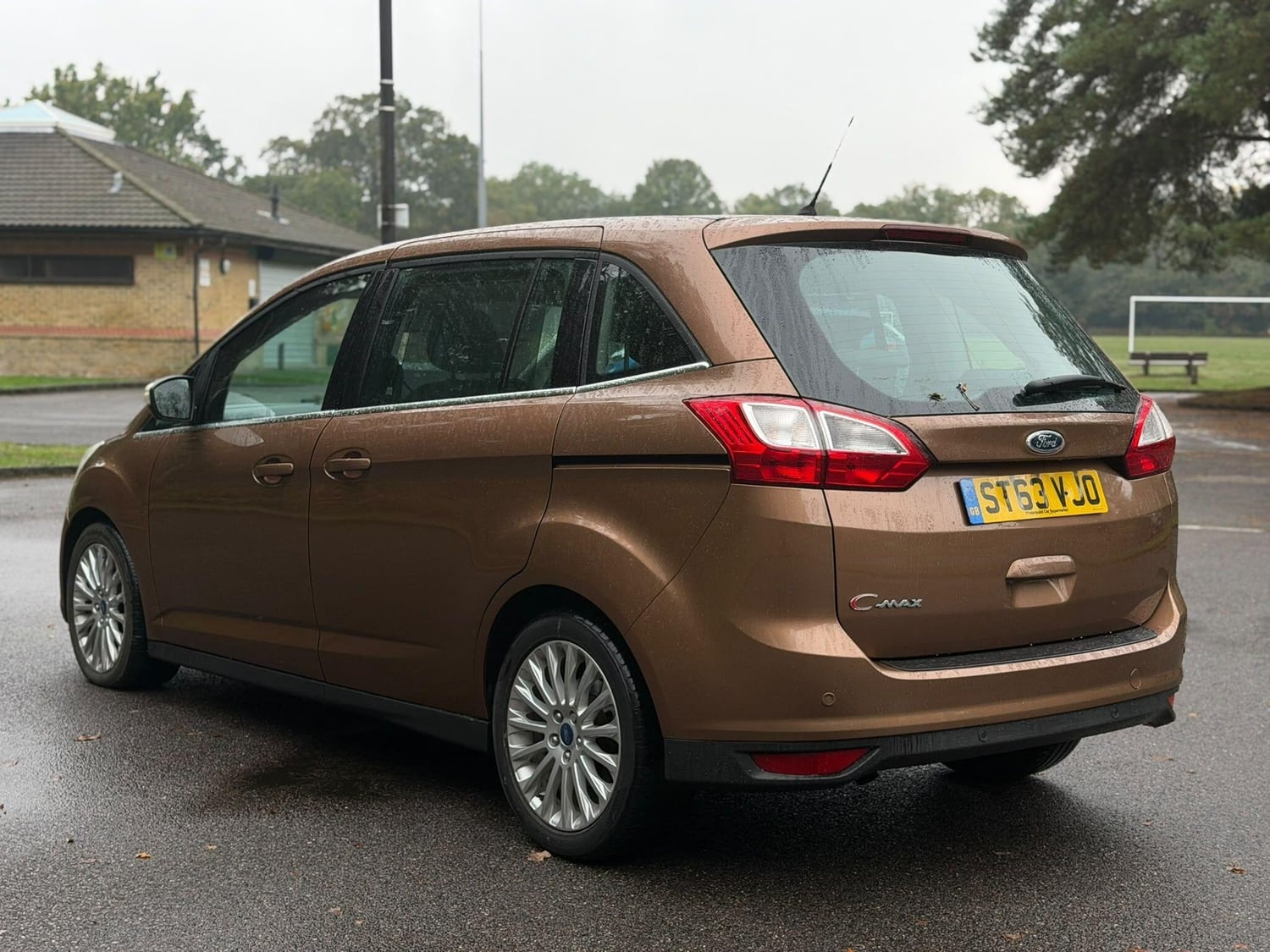 Ford Grand C-MAX 2014 - Cars in Aldershot