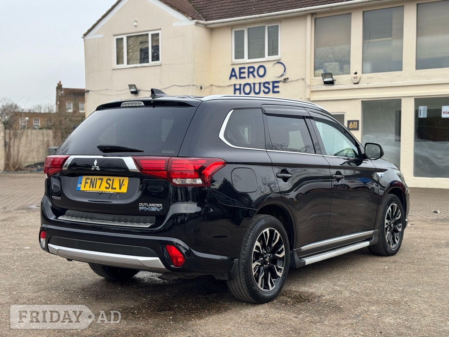Mitsubishi Outlander 2017 - Cars