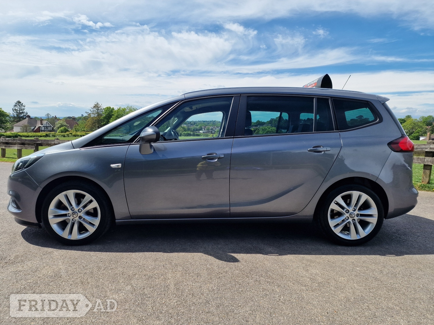 [ berth ]Vauxhall Zafira Tourer