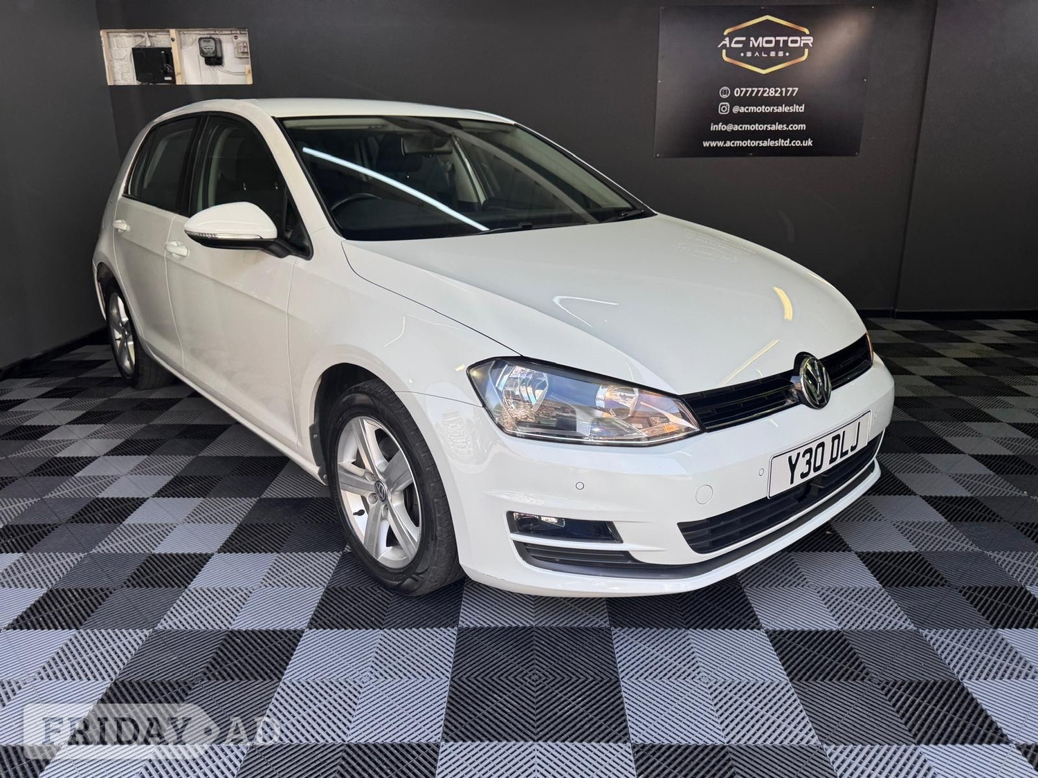 Volkswagen Golf 2015 in Chertsey