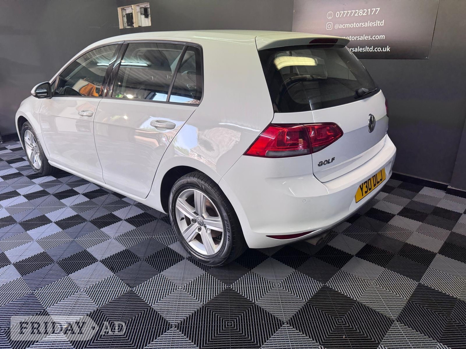 Volkswagen Golf 2015 - Cars