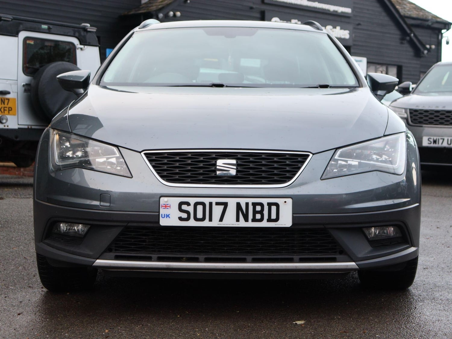[ berth ]SEAT Leon