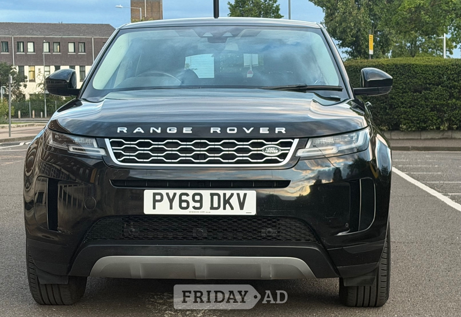[ berth ]Land Rover Range Rover Evoque